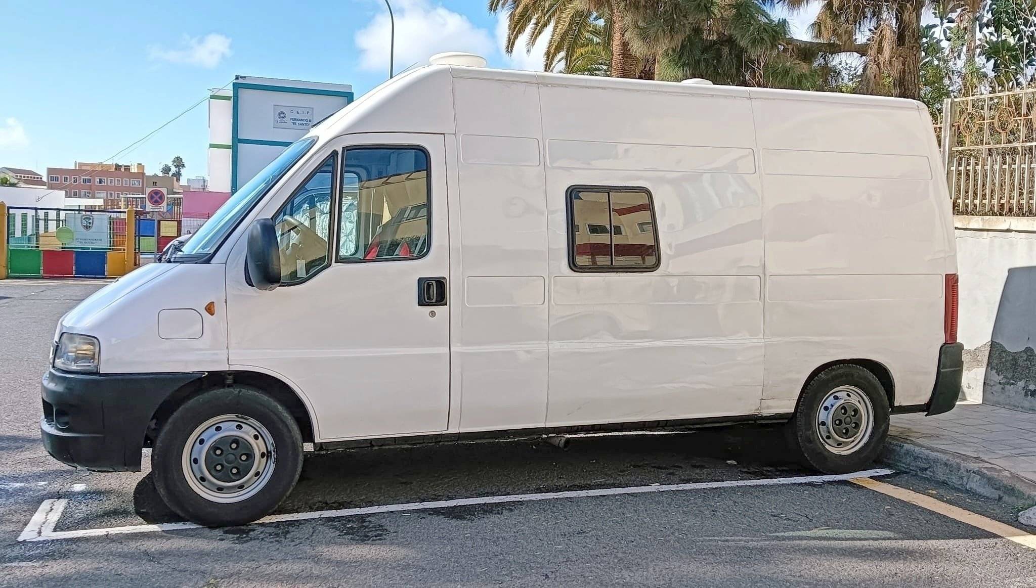 schräge Vorderansicht Citroën jumper 2.8 hdi - Yescapa