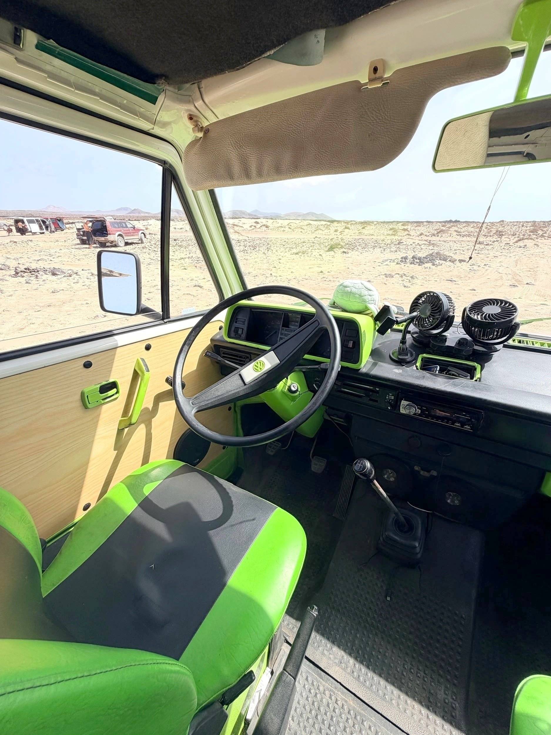 Driver's compartment Volkswagen T3 - Yescapa