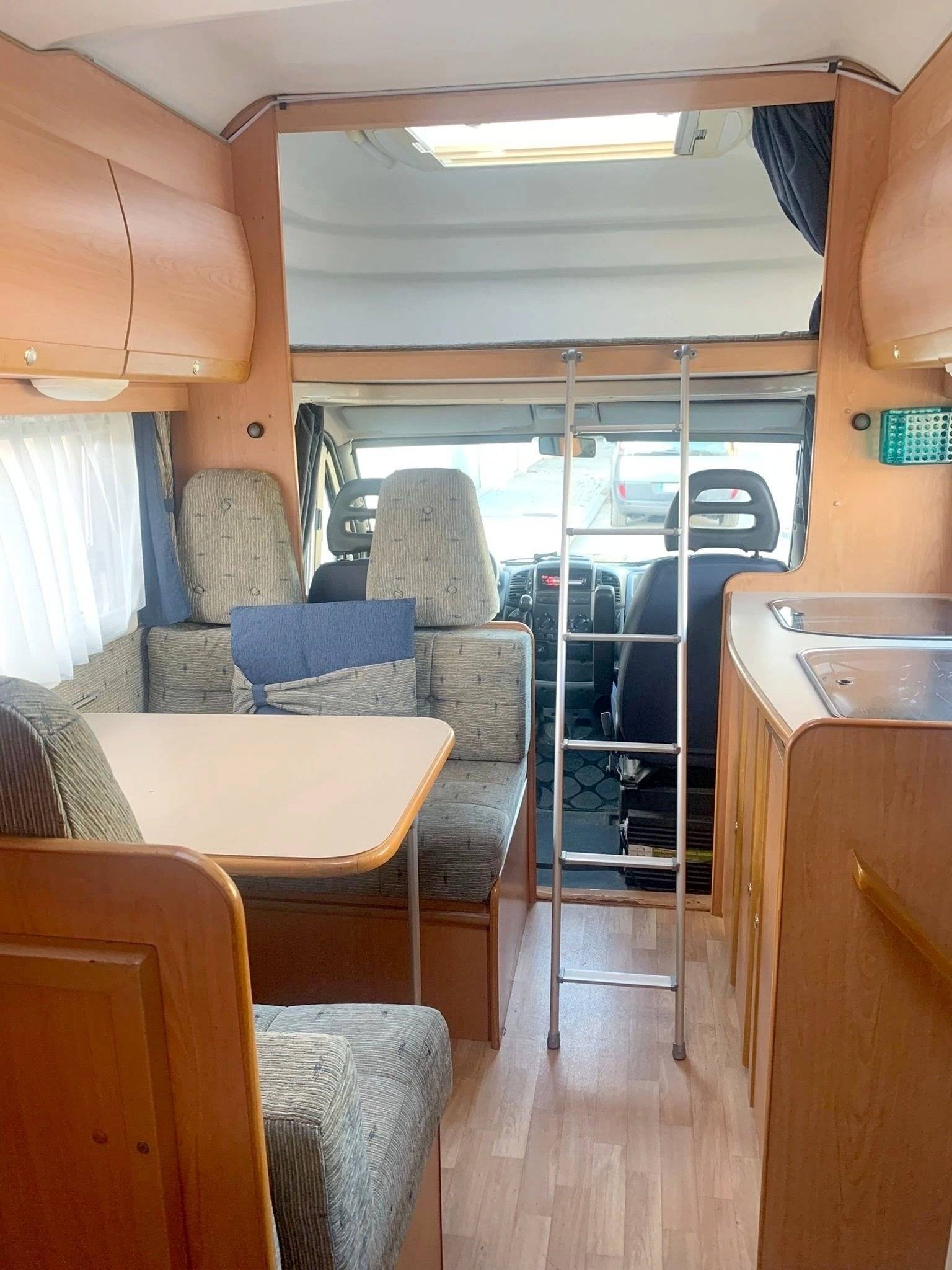 Coin repas Fiat Ducato 2.8 JTD - Yescapa