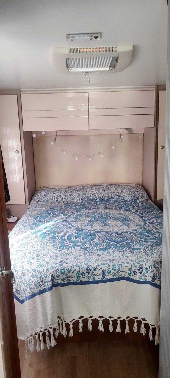 Plazas en cama Renault Rimor Katamarano 3 - Yescapa
