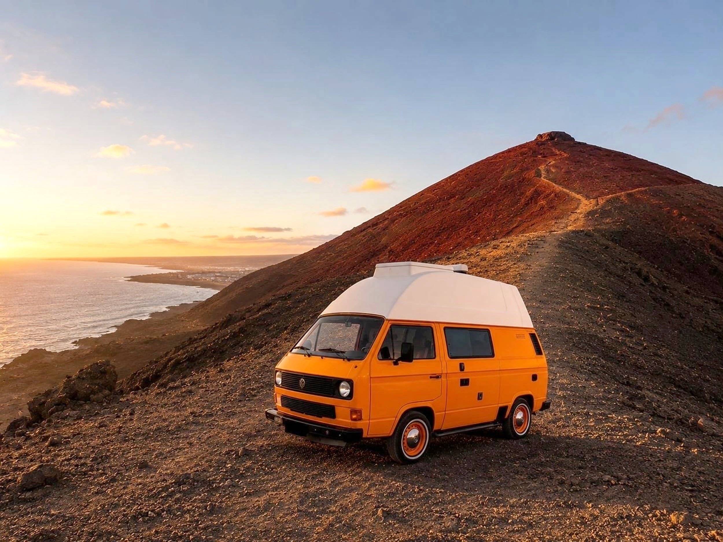 schräge Vorderansicht Volkswagen T3 - Yescapa