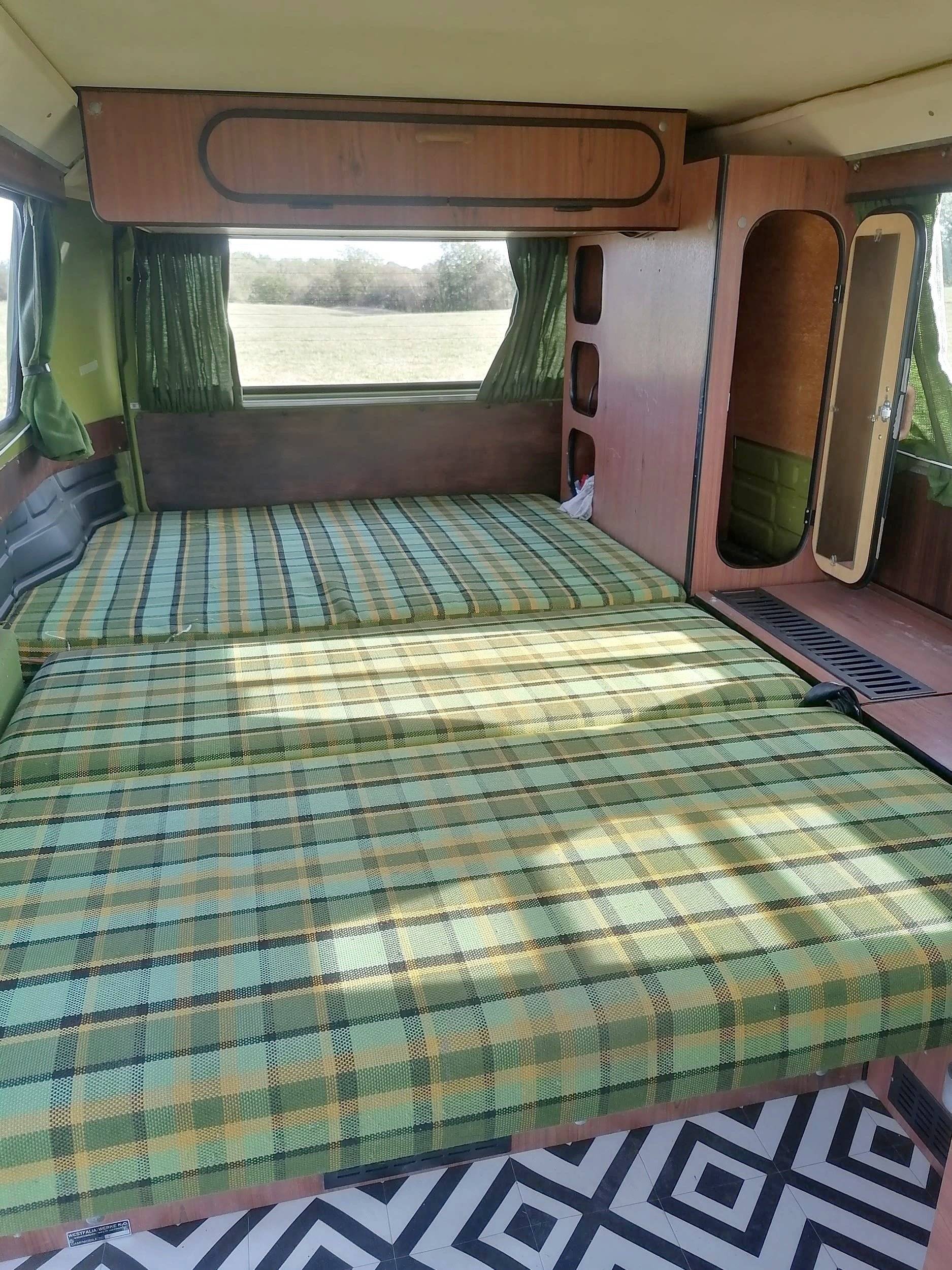 Berth Volkswagen Transporter - Yescapa