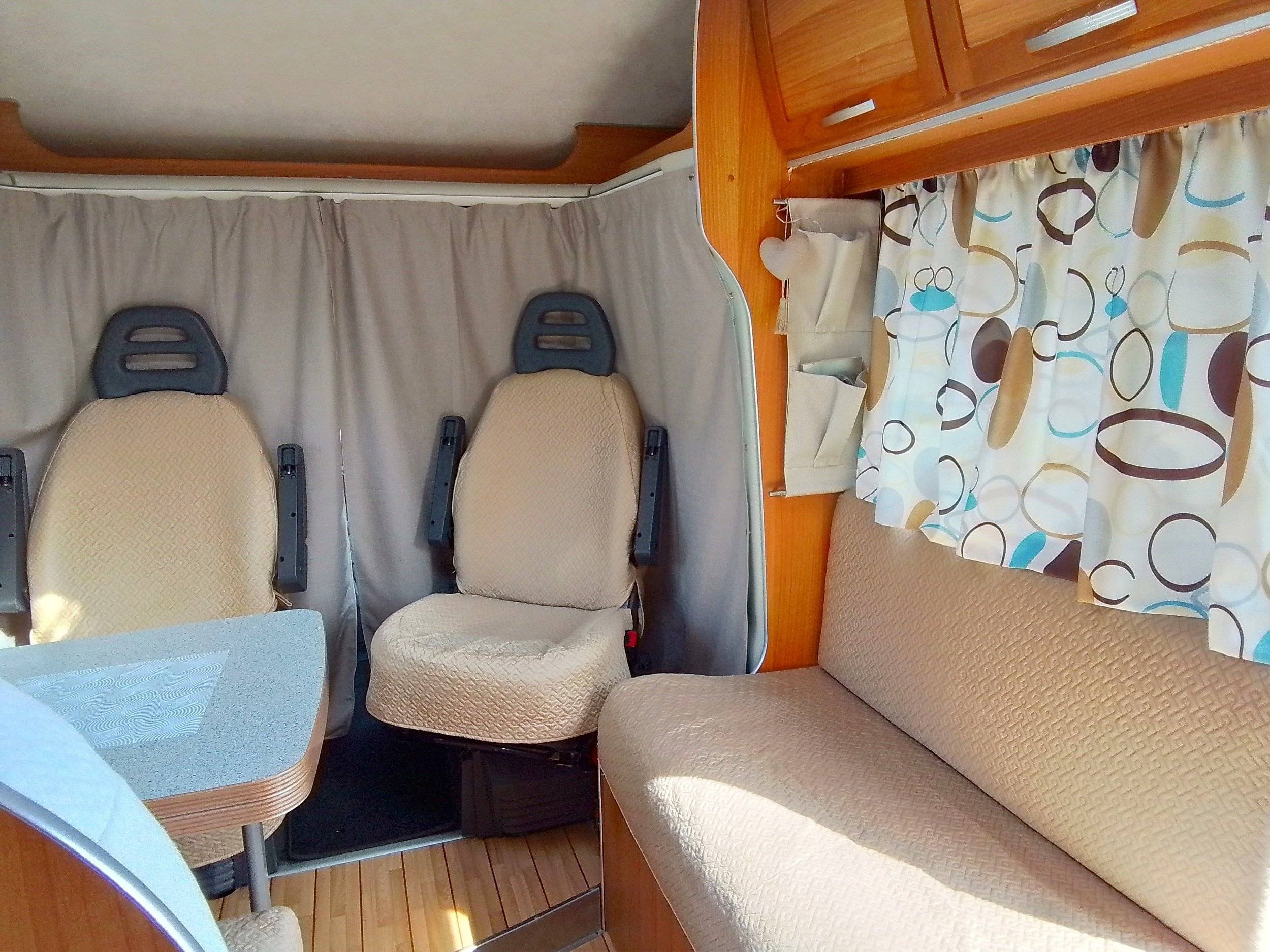 Dining Area Fiat Fiat ducato - Yescapa
