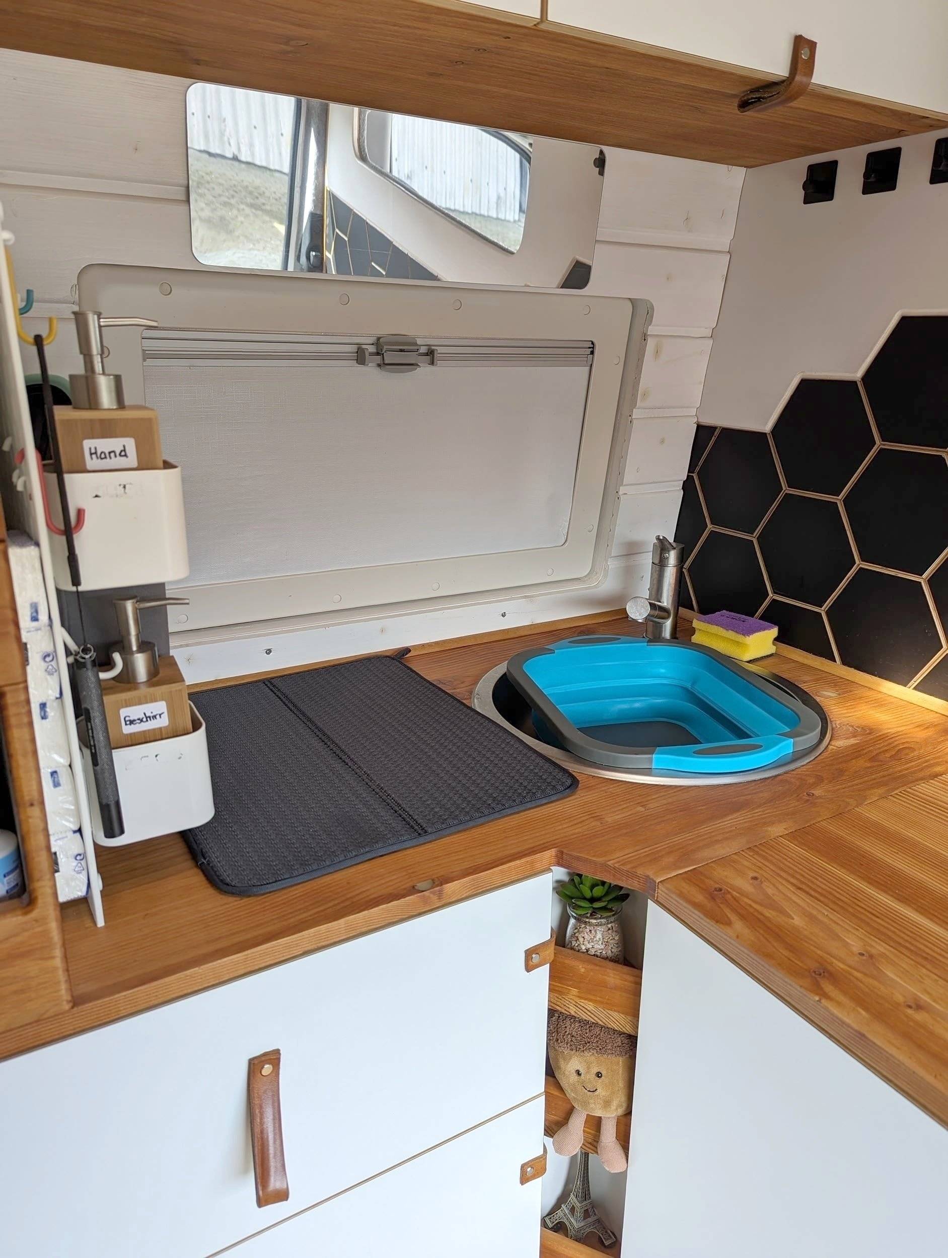 Eigenausbau Volkswagen Crafter 35 mittel L2H2 Hochdach