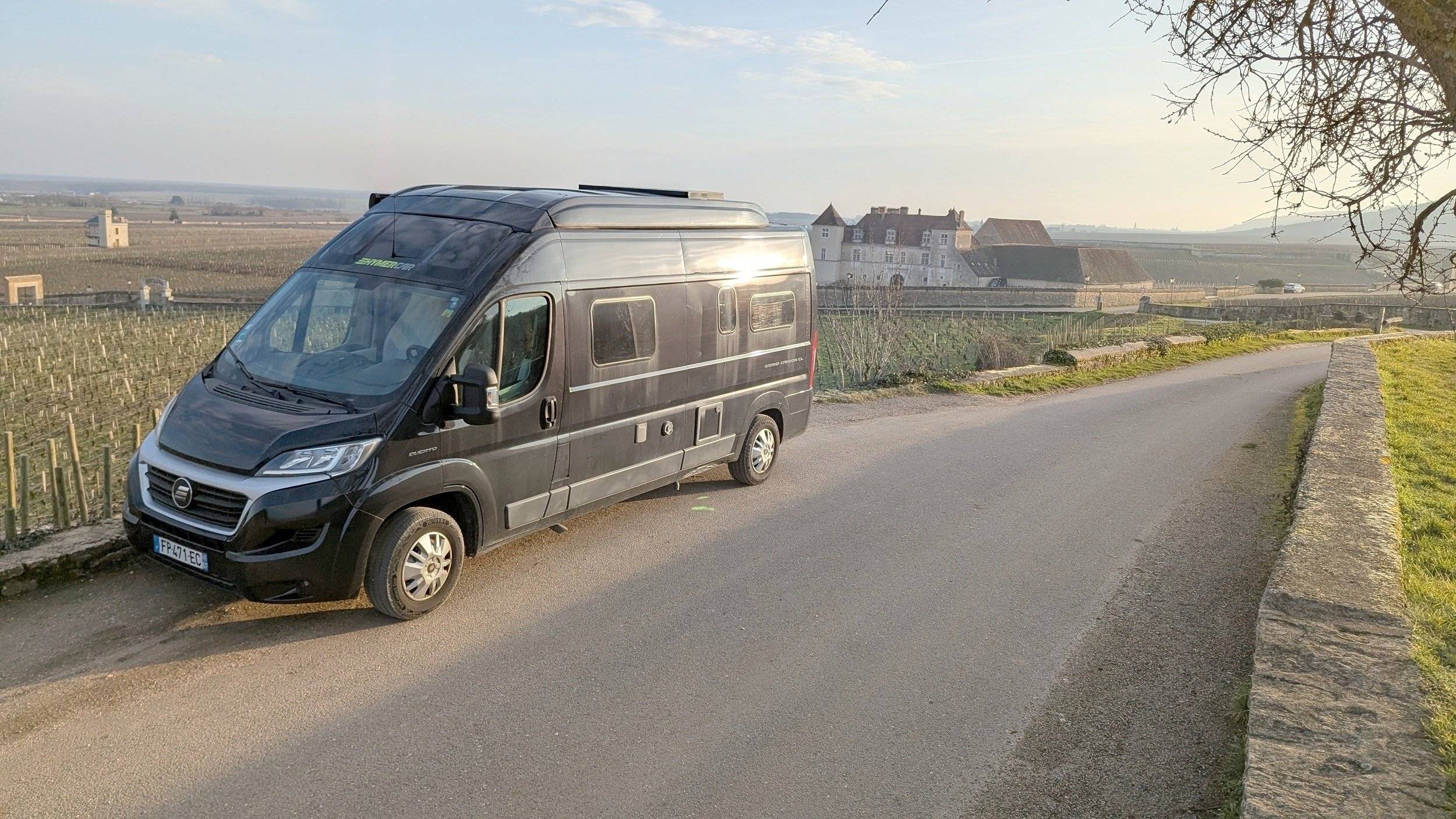 Front view from 3/4 Fiat Ducato - Yescapa