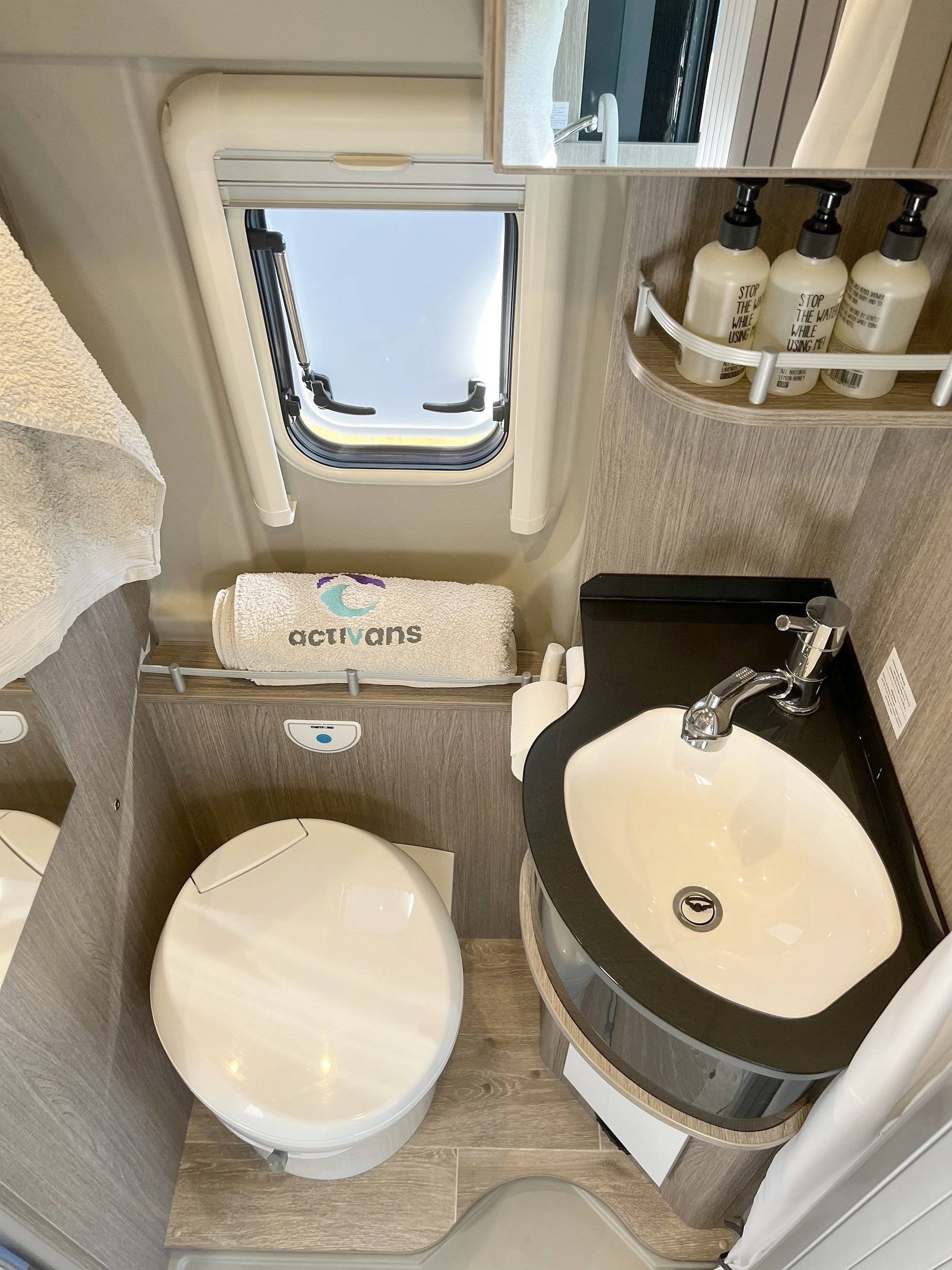 ACTIVANS SURF CAMPER 