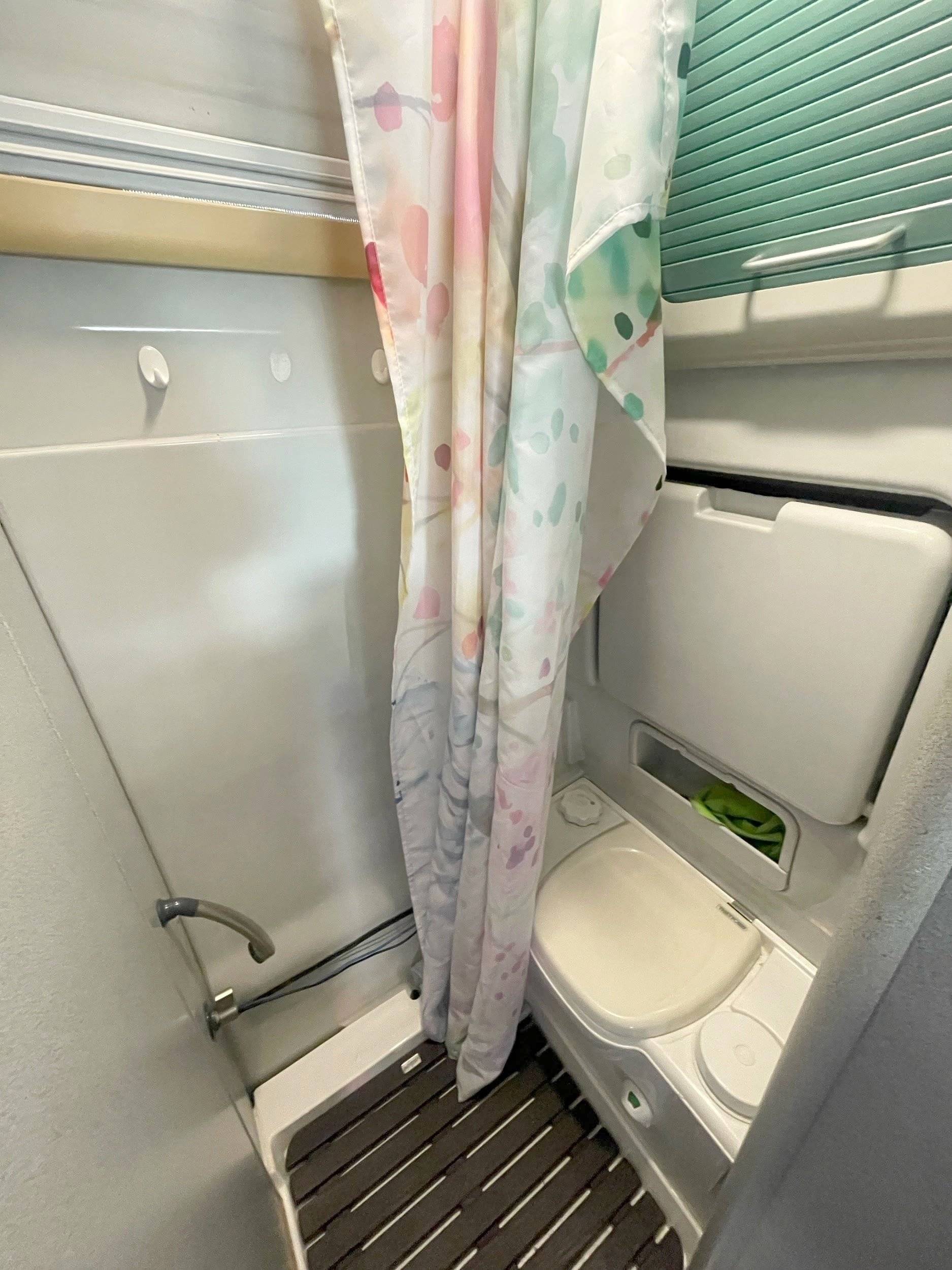 Bathroom / Toilets Volkswagen T4 2,5l 102cv - Yescapa