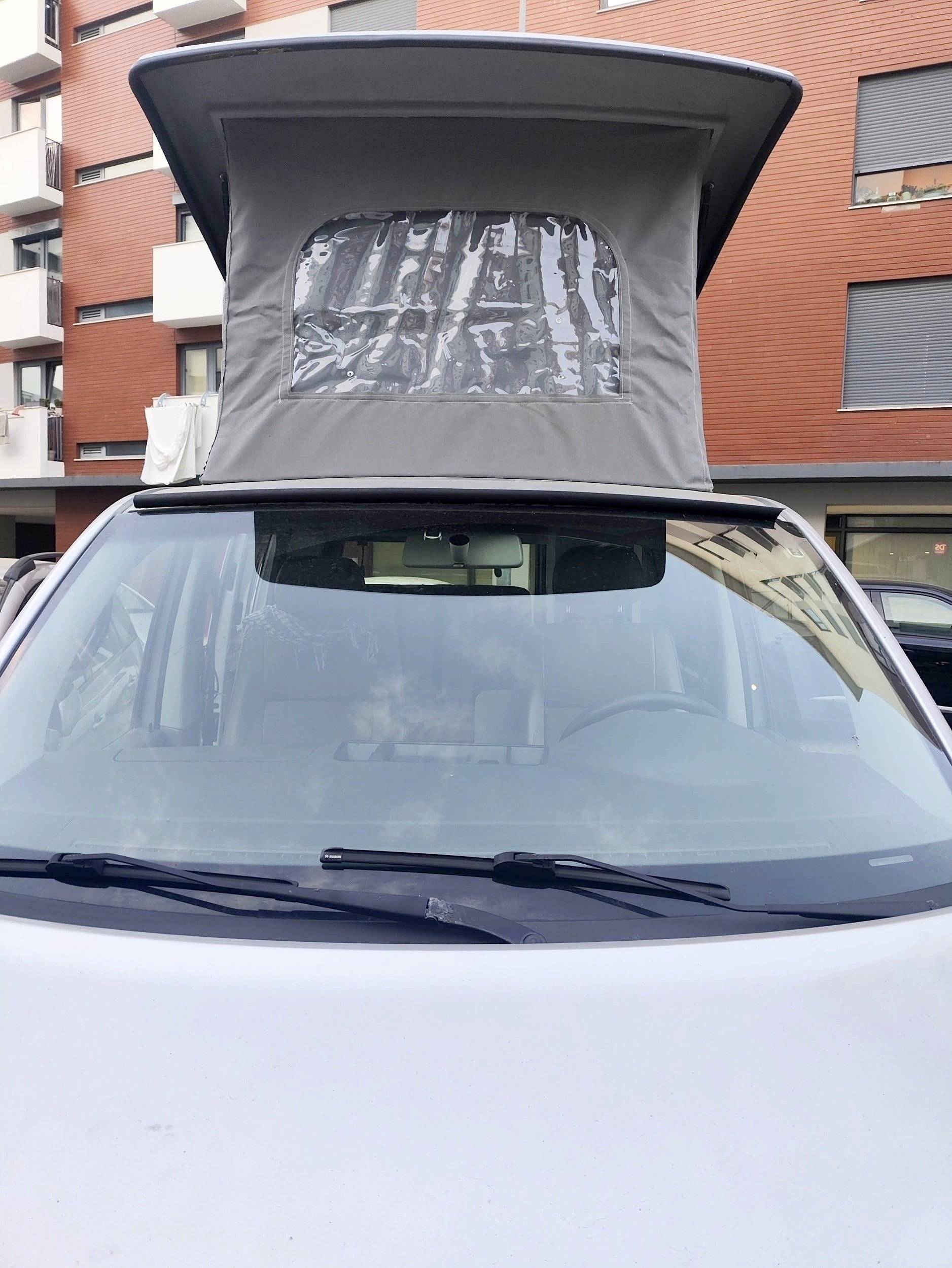 Voorkant 3/4 Volkswagen California - Yescapa