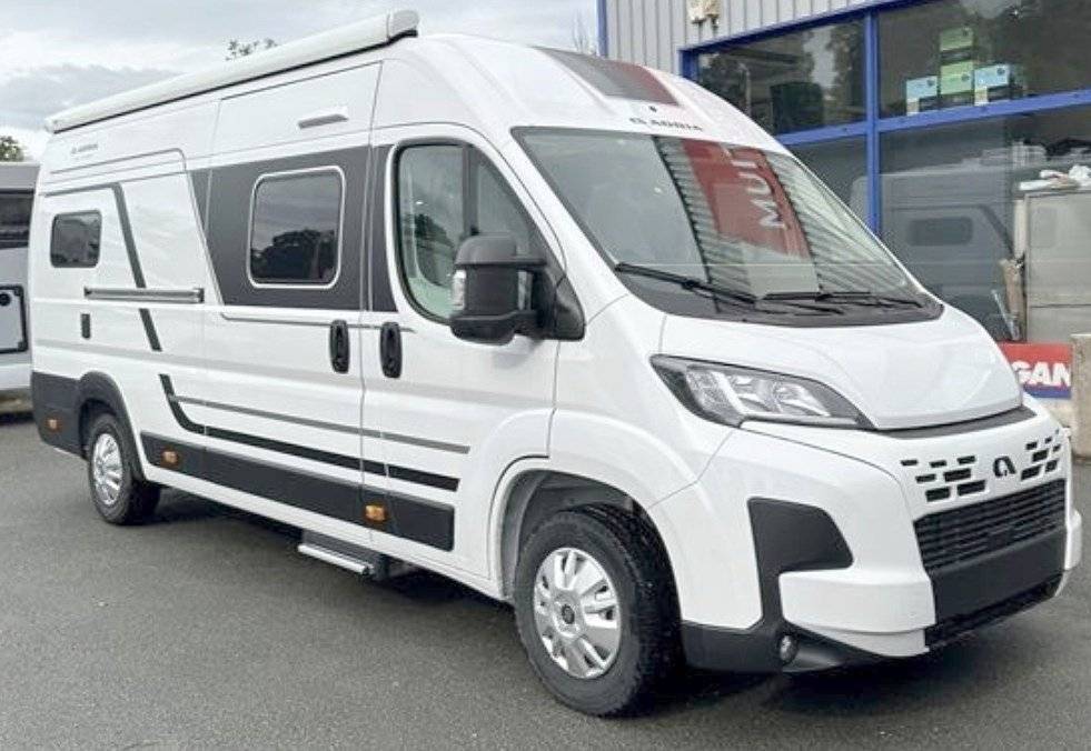 Front view from 3/4 Fiat Fiat ducato 140cv 2.2L - Yescapa