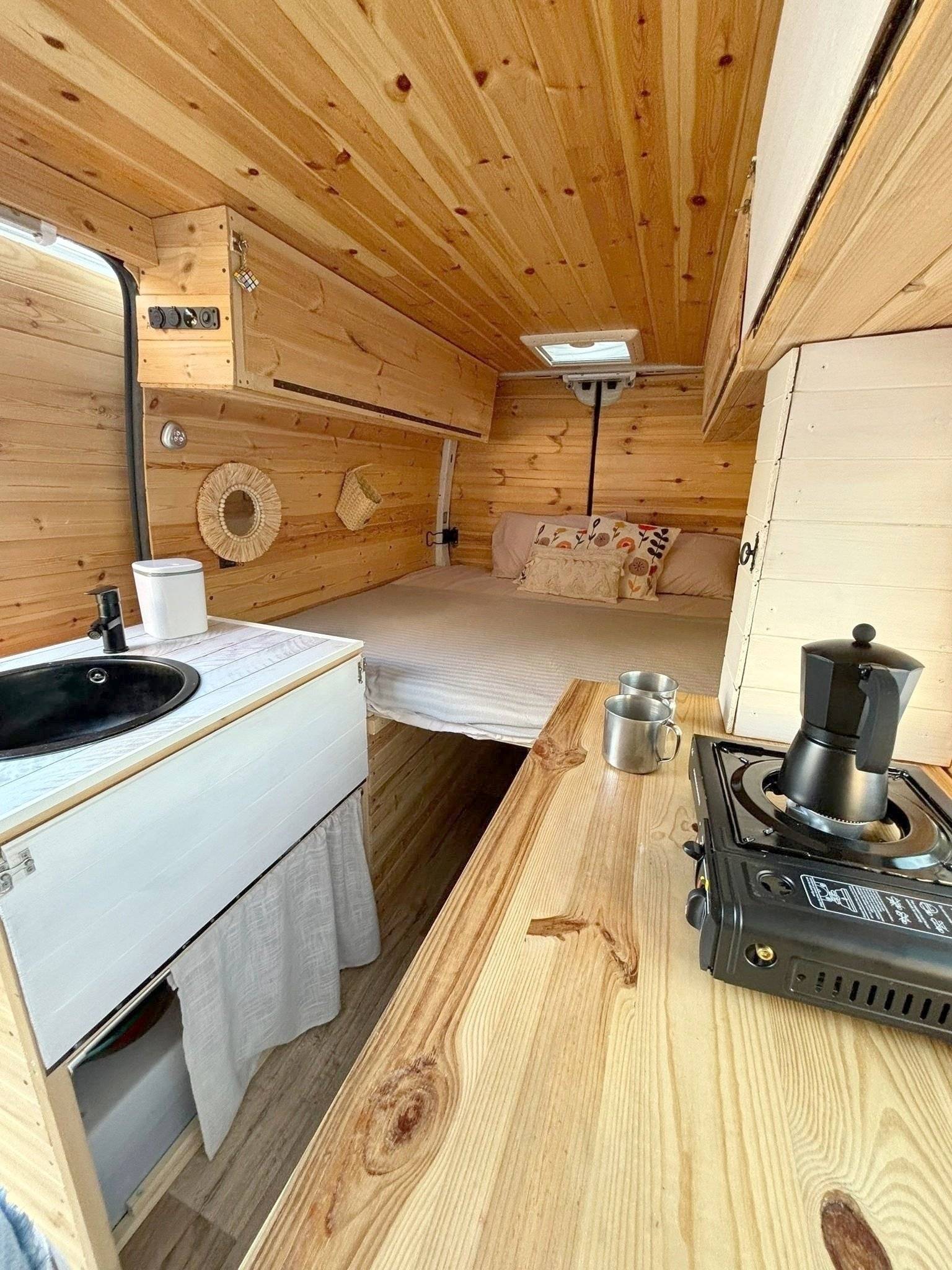 Kitchen Renault - Yescapa