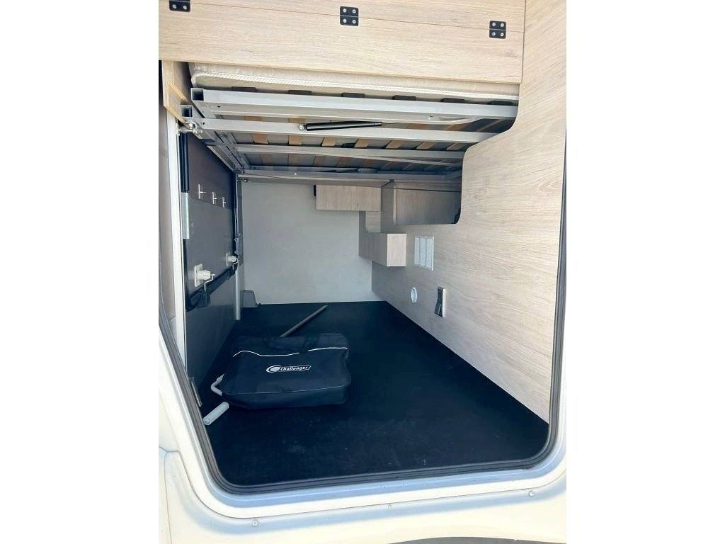 Challenger 2,3 l 130 ch