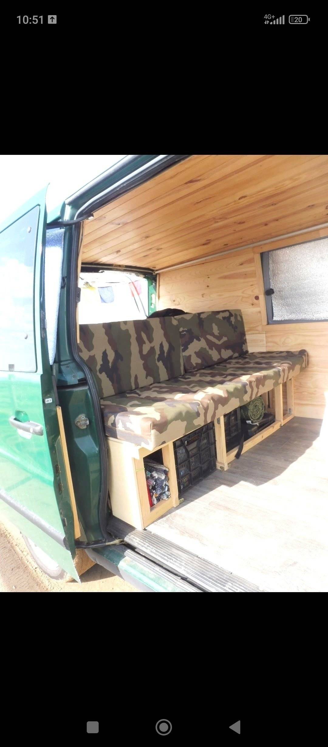 Dining Area Mercedes Vito 2,1 l 114 ch - Yescapa