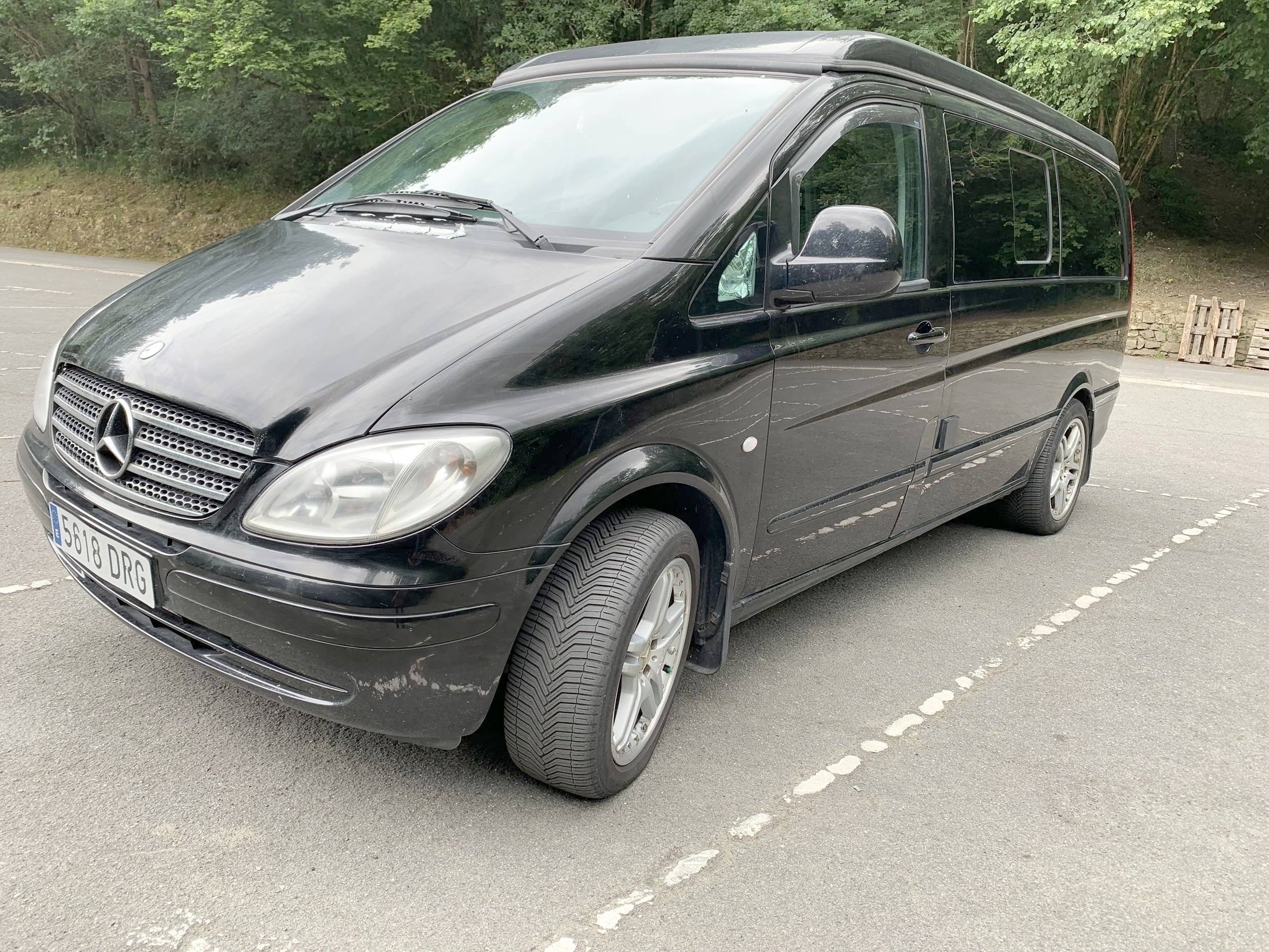 Front view from 3/4 Mercedes Vito 111 - Yescapa
