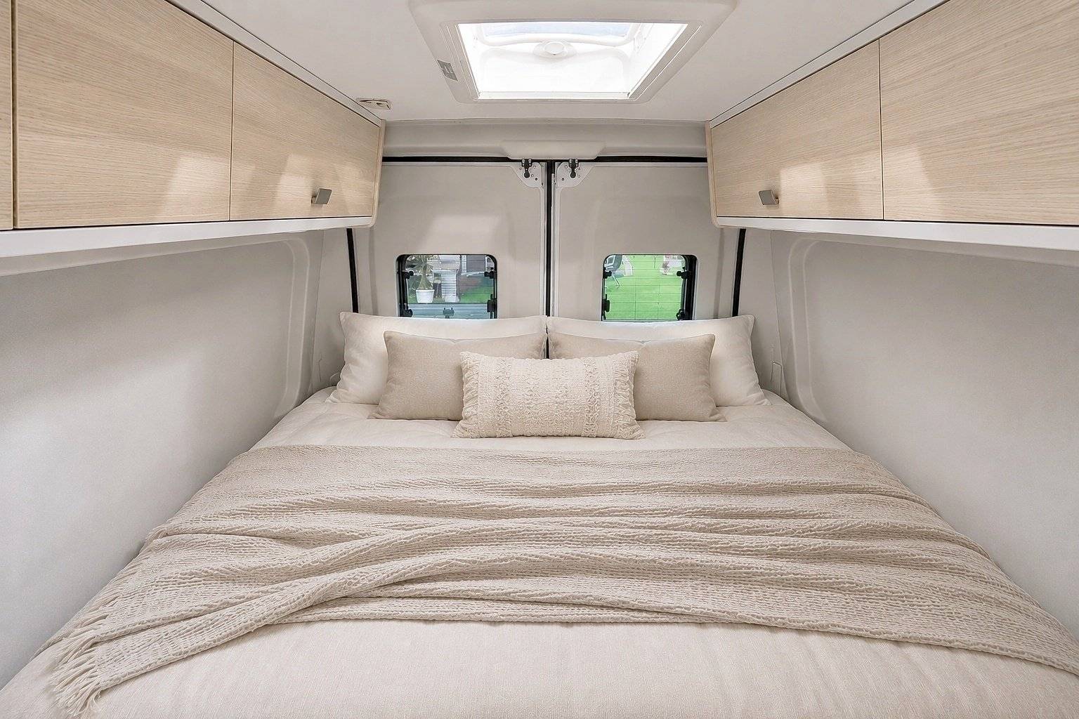 Chausson 594 first line