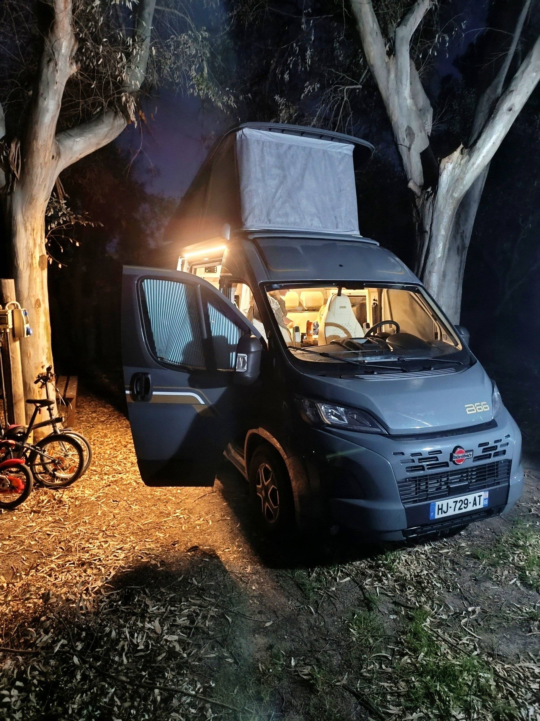 Vista del vehicle angle davanter Fiat - Yescapa