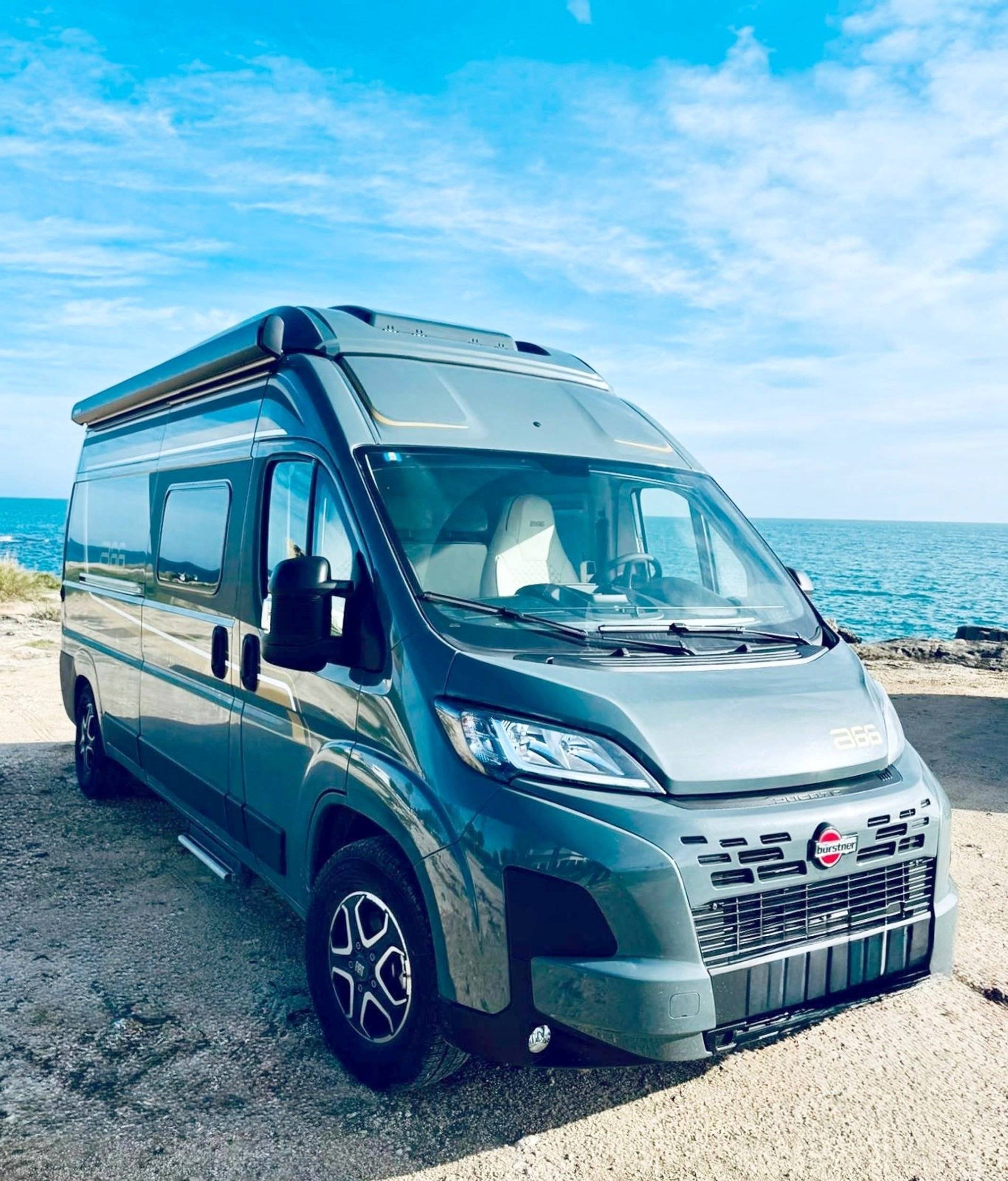 Front view from 3/4 Fiat - Yescapa