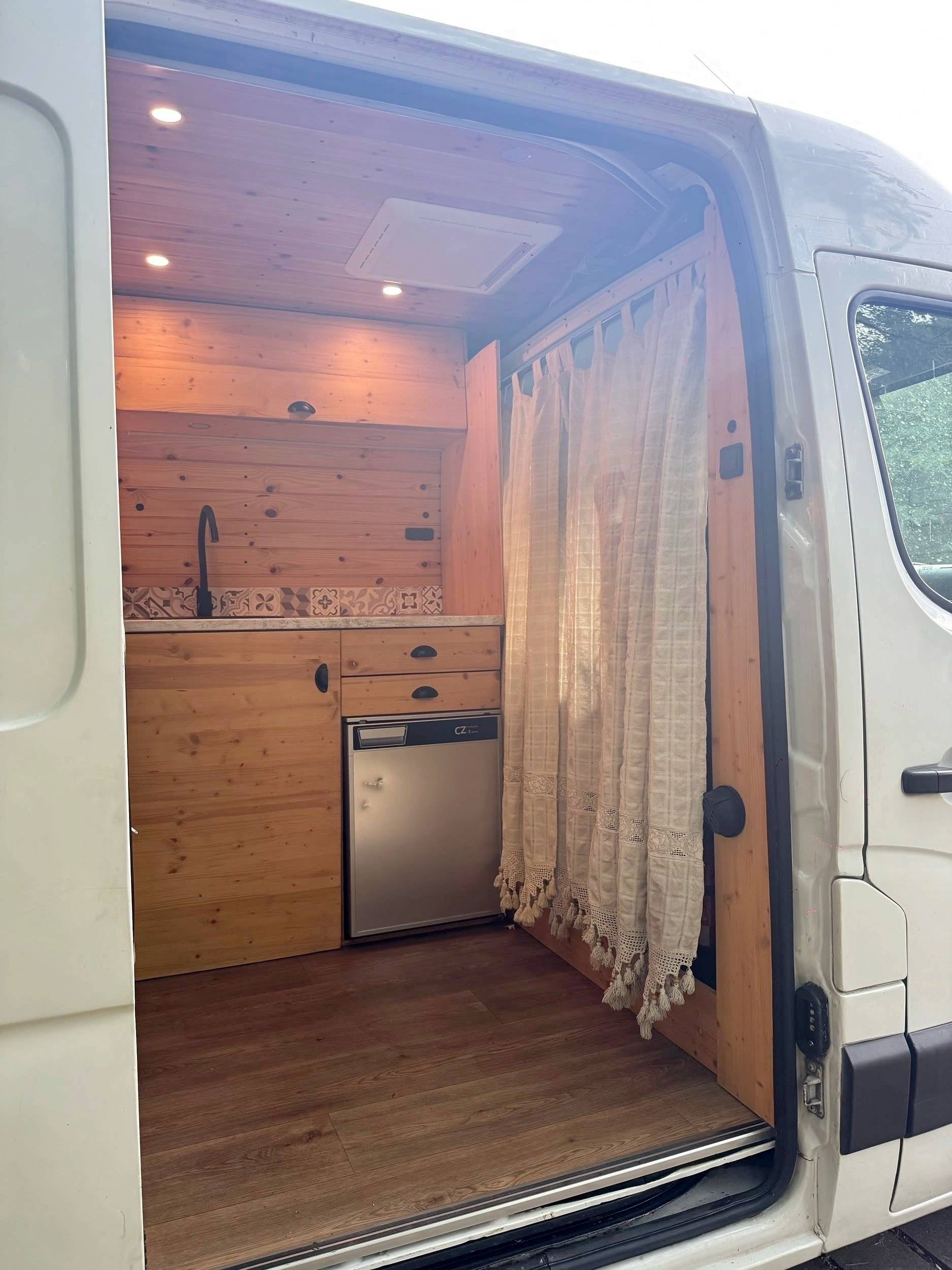 Nissan Nissan NV400