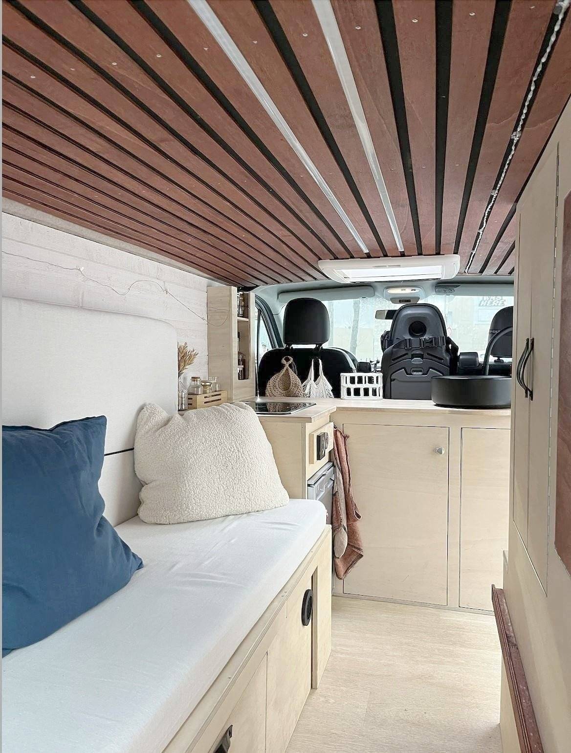 Berth Renault Trafic - Yescapa