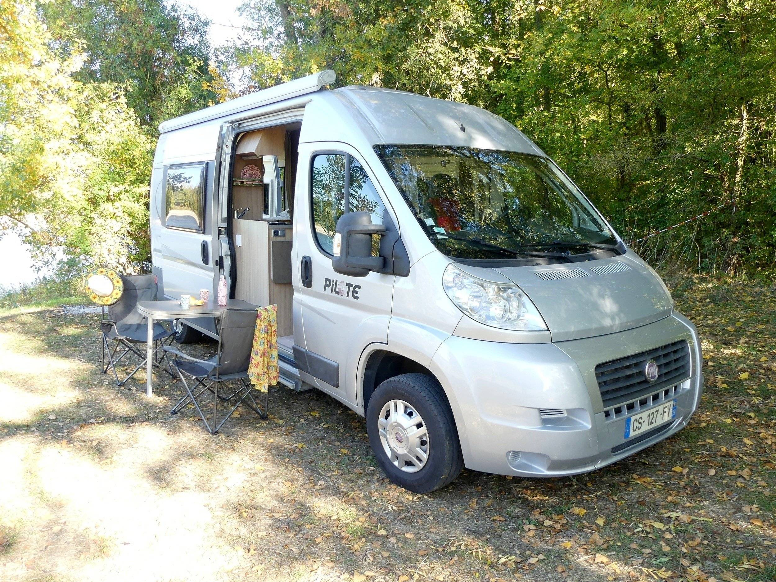 Vue avant de 3/4 Fiat Fiat ducato - Yescapa