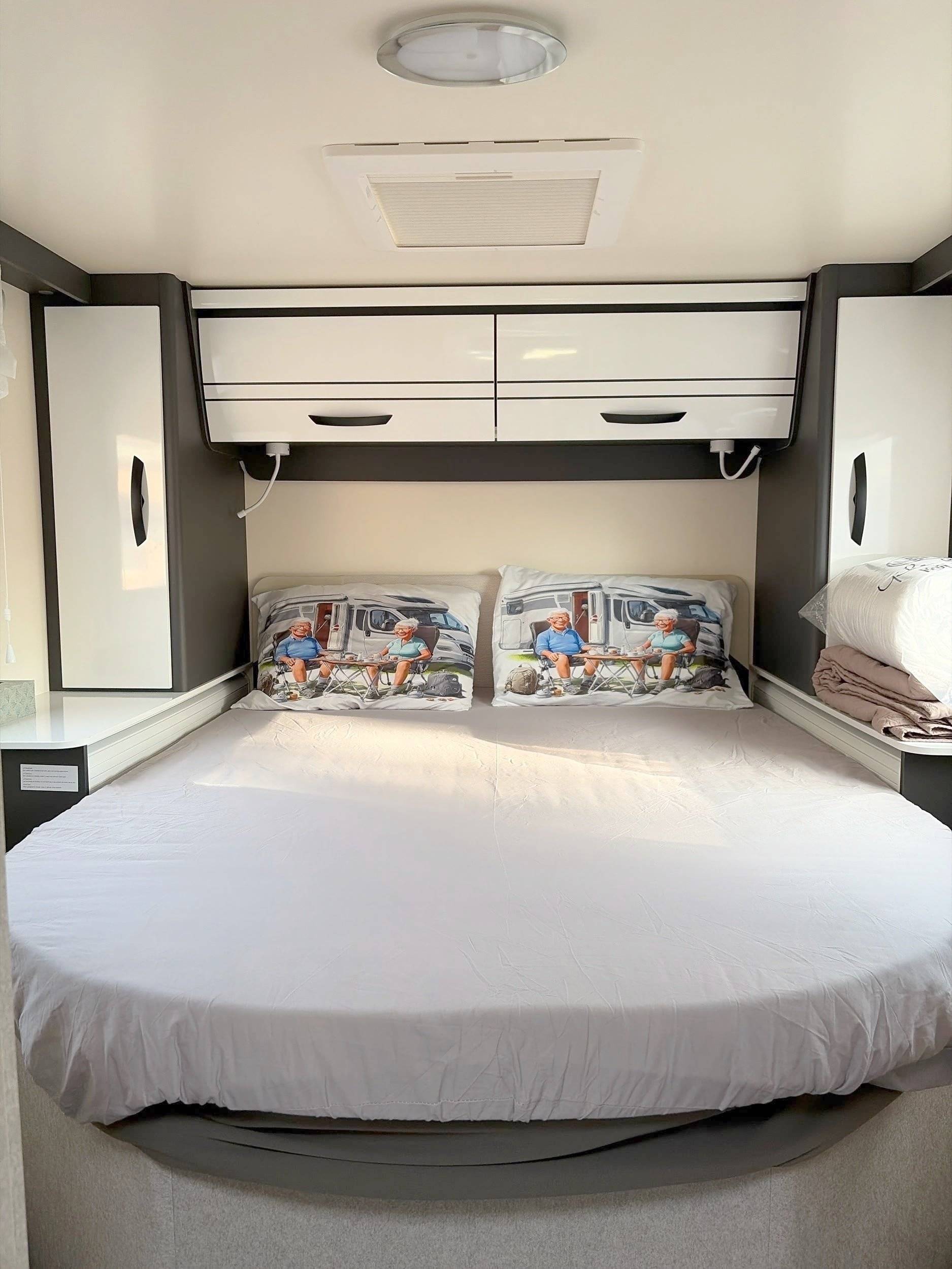 Plazas en cama Ford Custom 170 ch - Yescapa