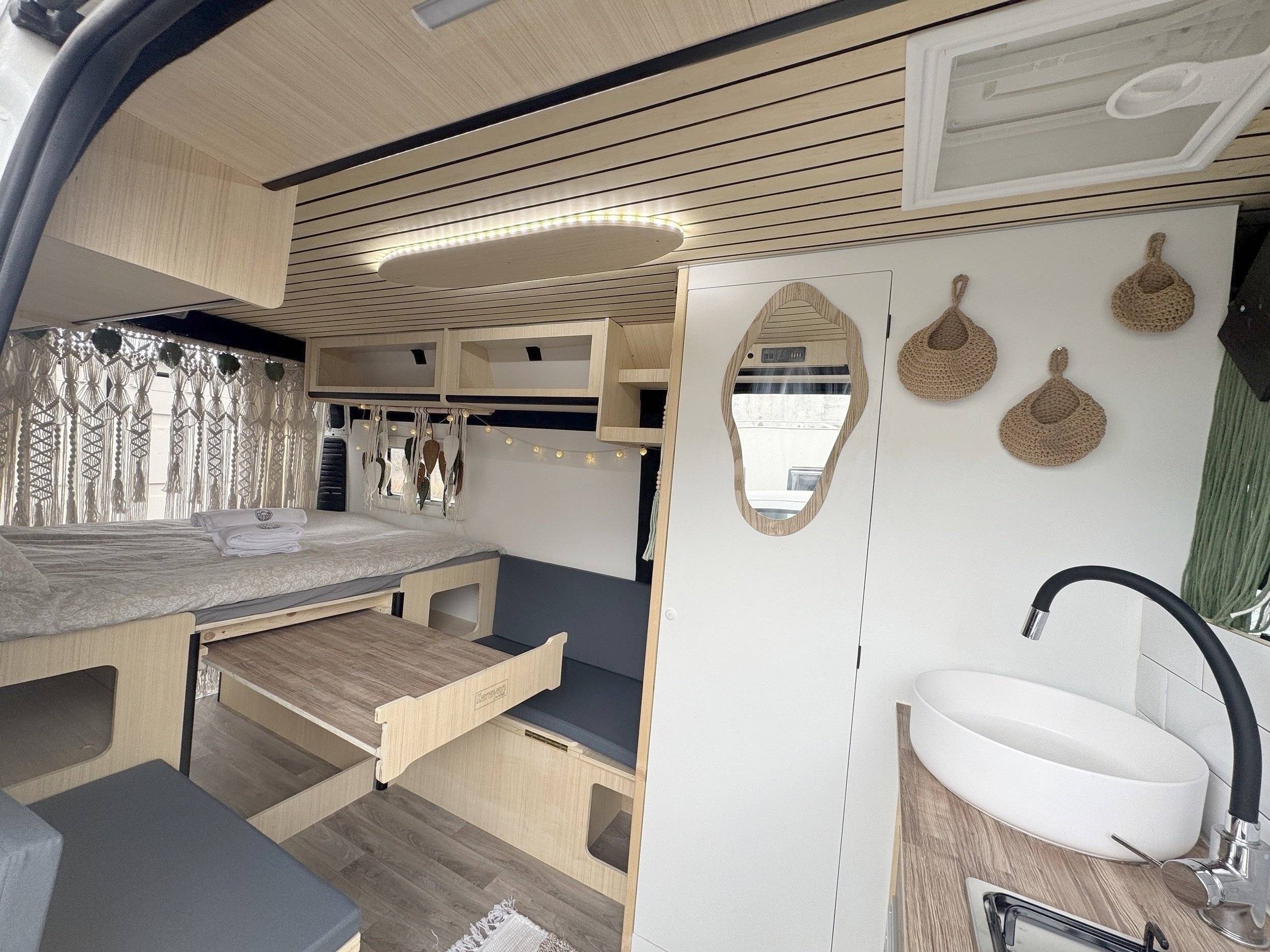 Dinette Peugeot Boxer 2,2 l hdi 130 ch - Yescapa