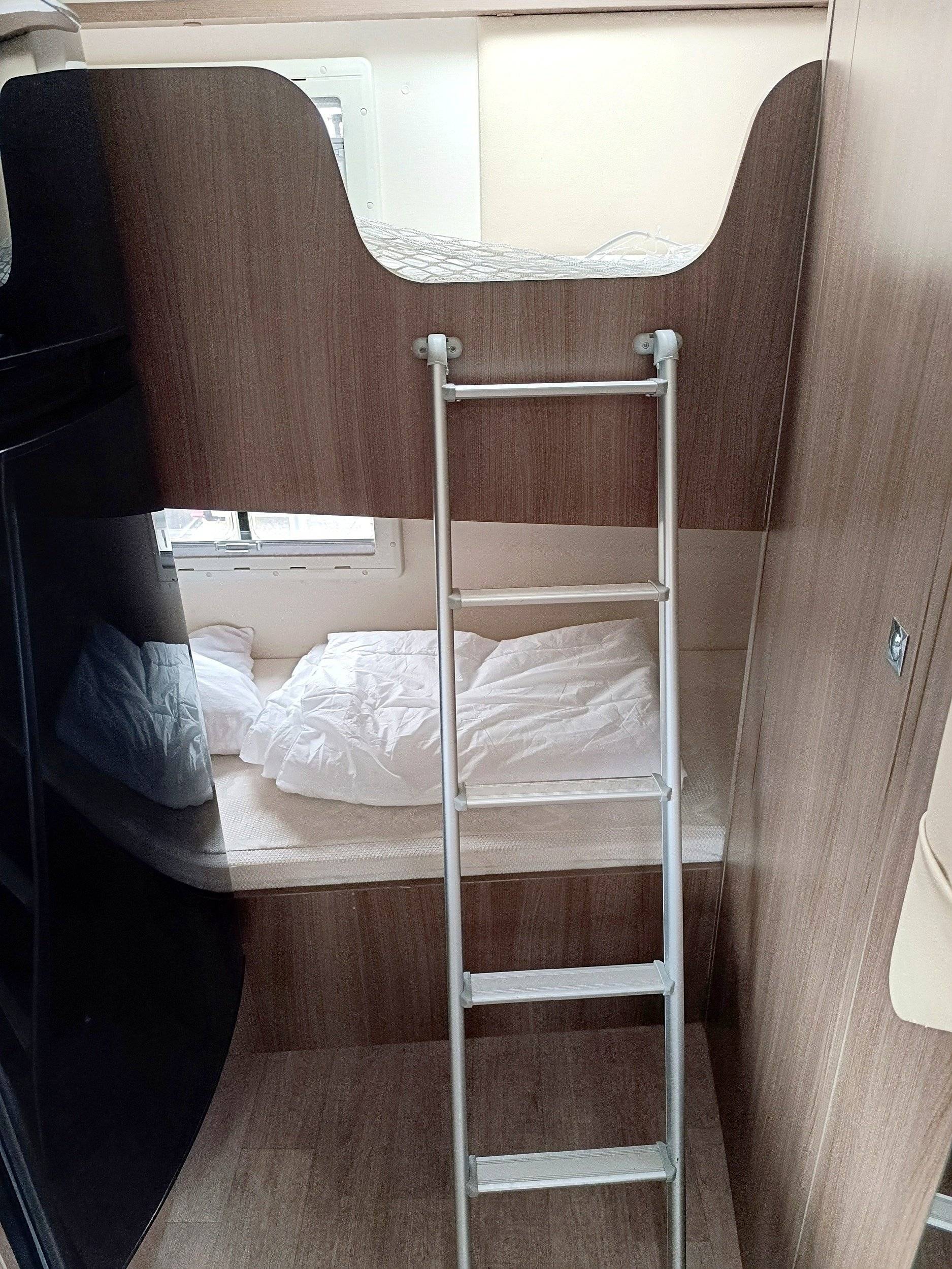 Challenger ford transit