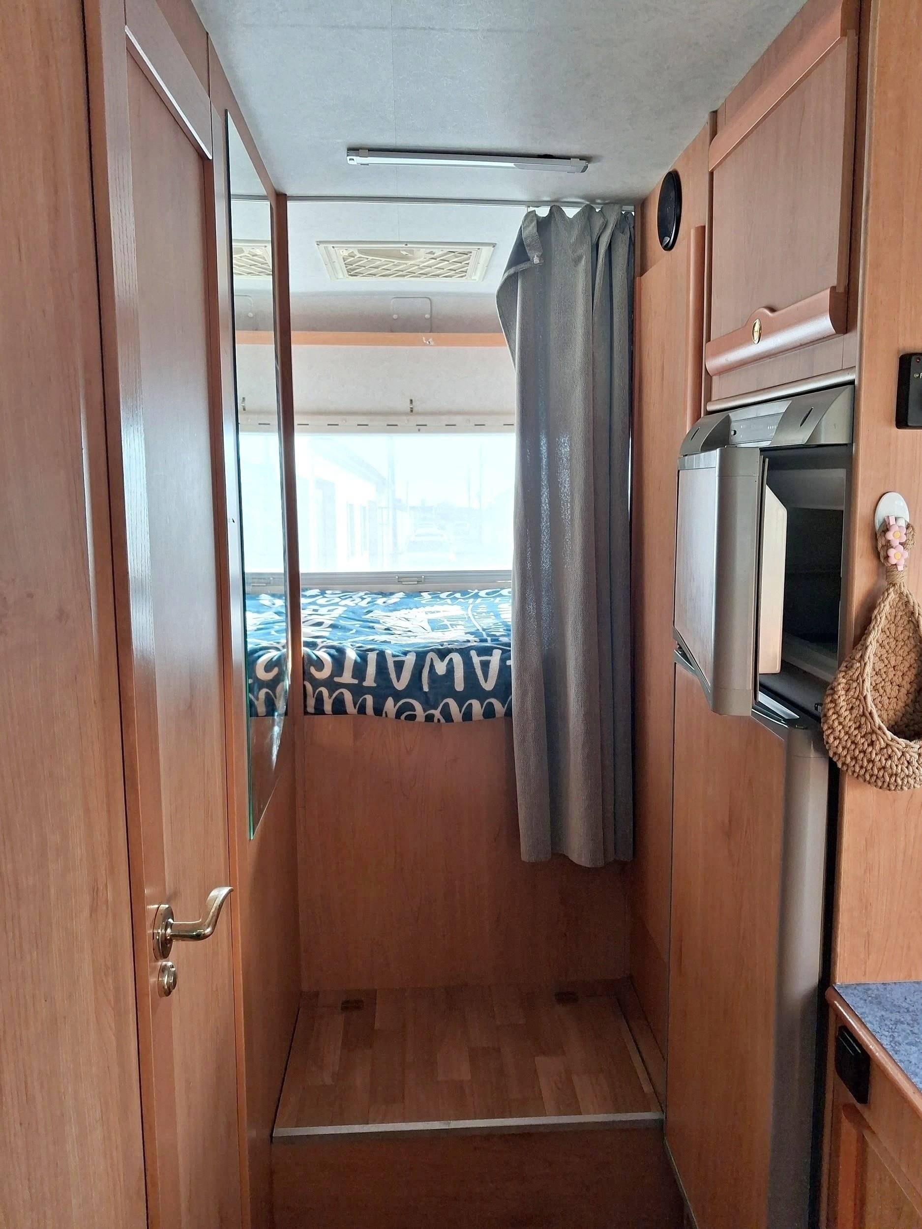 Schlafplätze Fiat Ducato 150 - 2,3JTD - 109KW/148PS - Yescapa