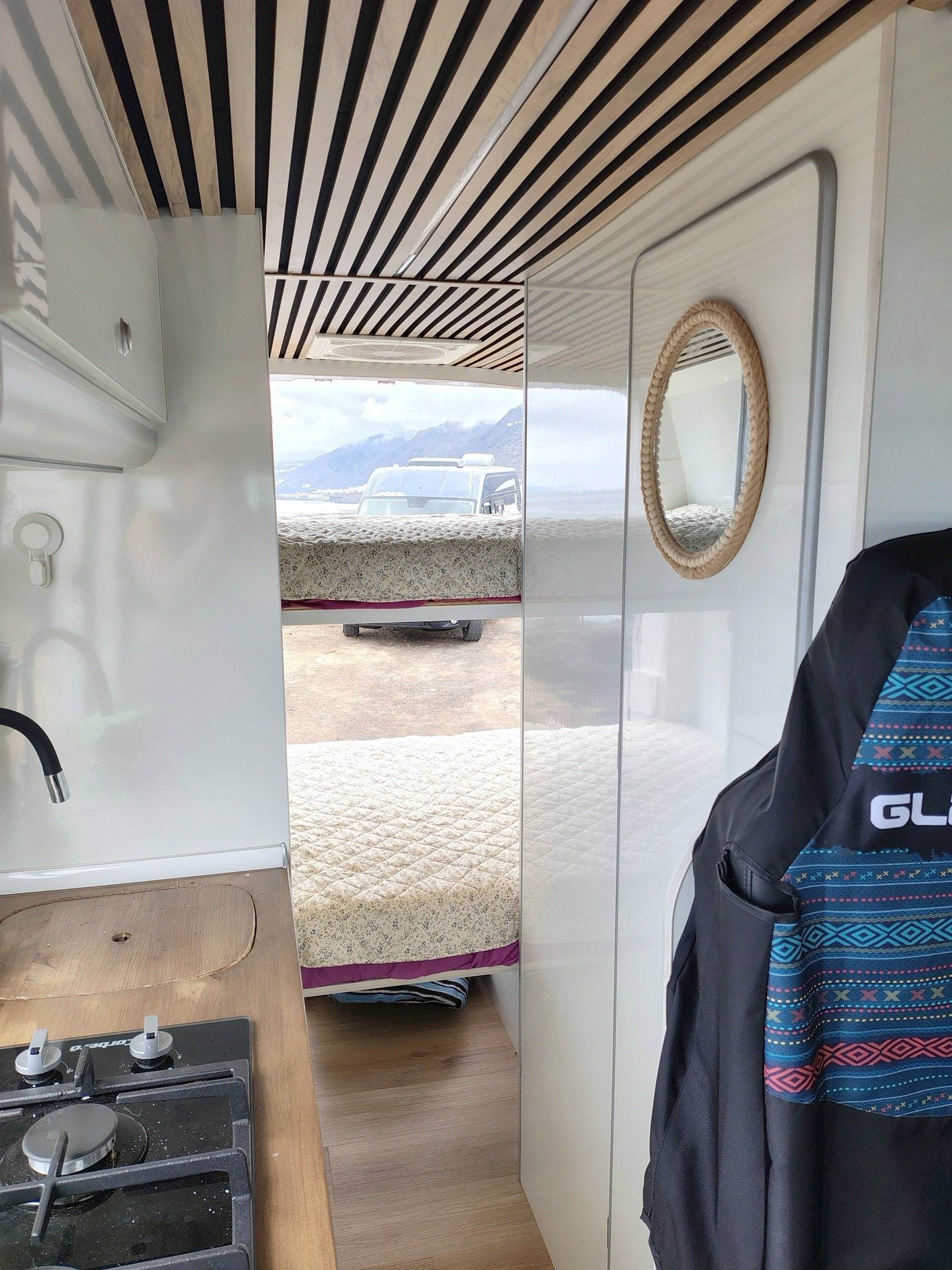 Dining Area Renault Renault Master III - Yescapa