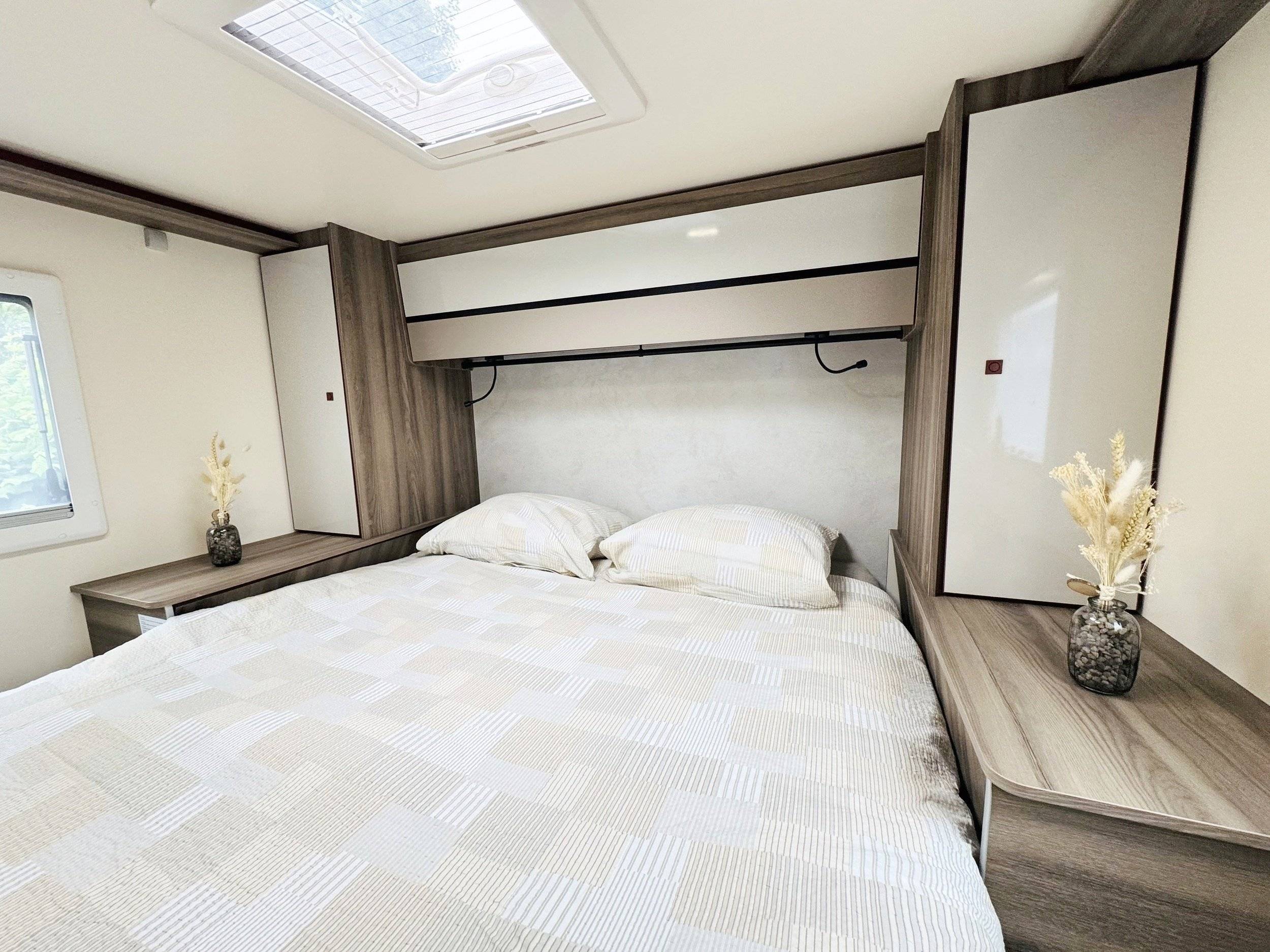 Couchages Ford Transit 2,0 l 165 ch - Yescapa