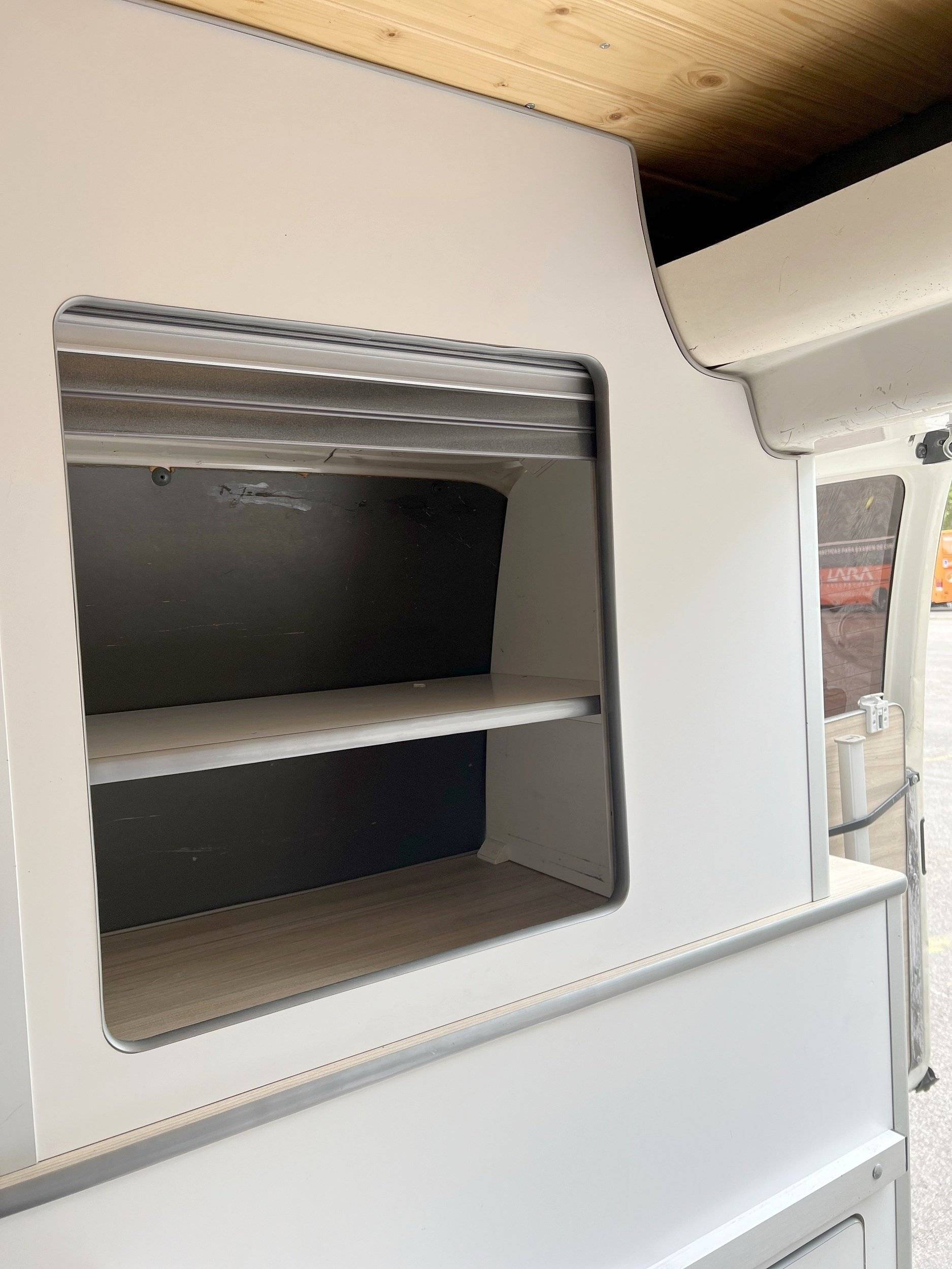 Volkswagen Transporter T5 2.5 TDI