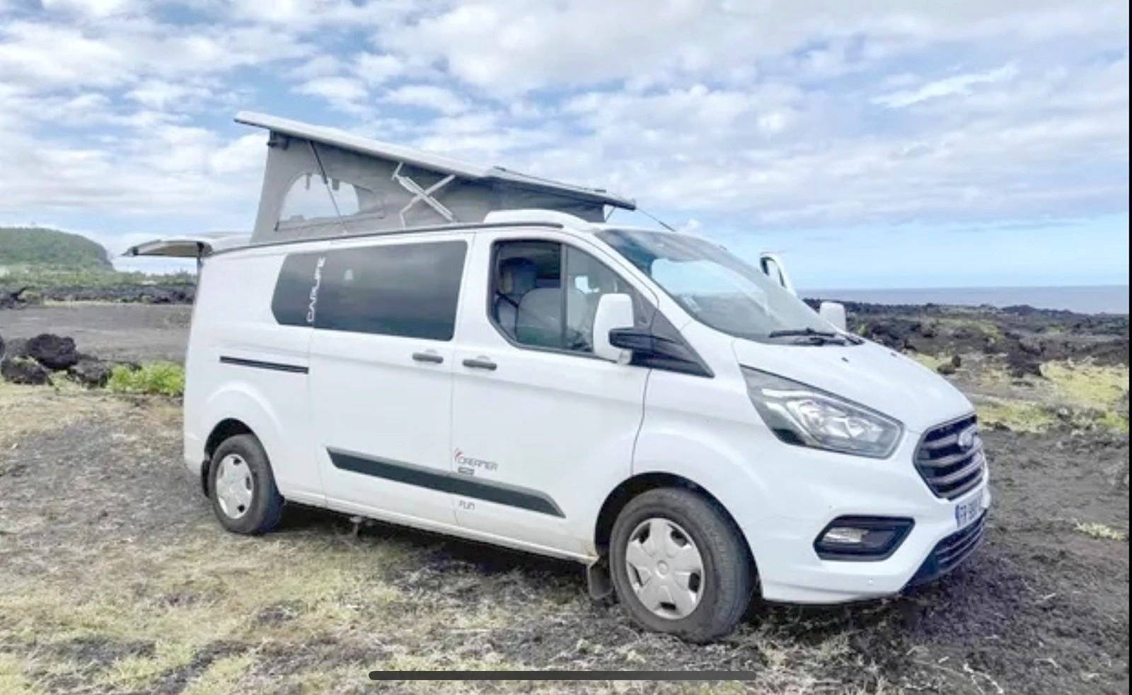 Front view from 3/4 Ford FORD TRANSIT CUSTOM - Yescapa
