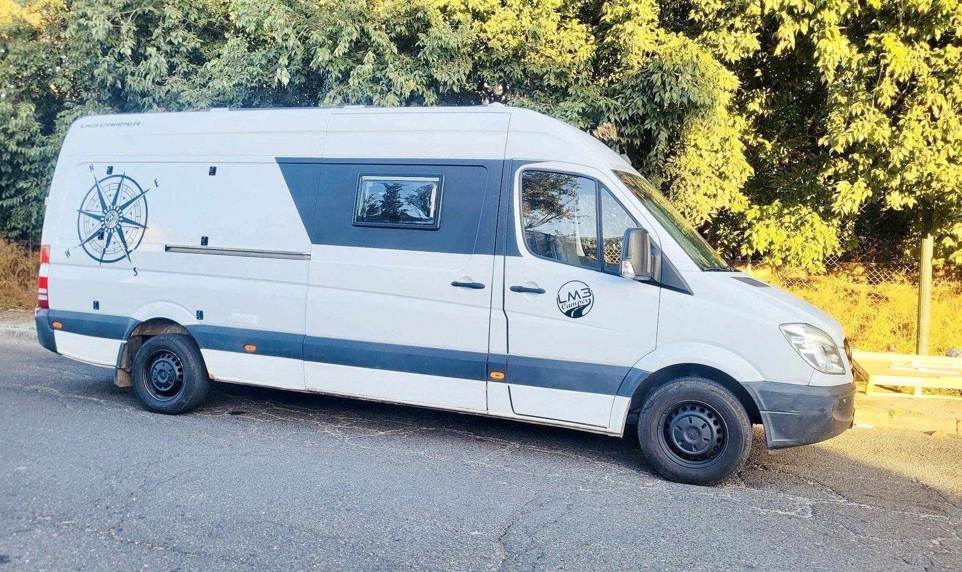 Voorkant 3/4 Mercedes Mercedes Sprinter - Yescapa