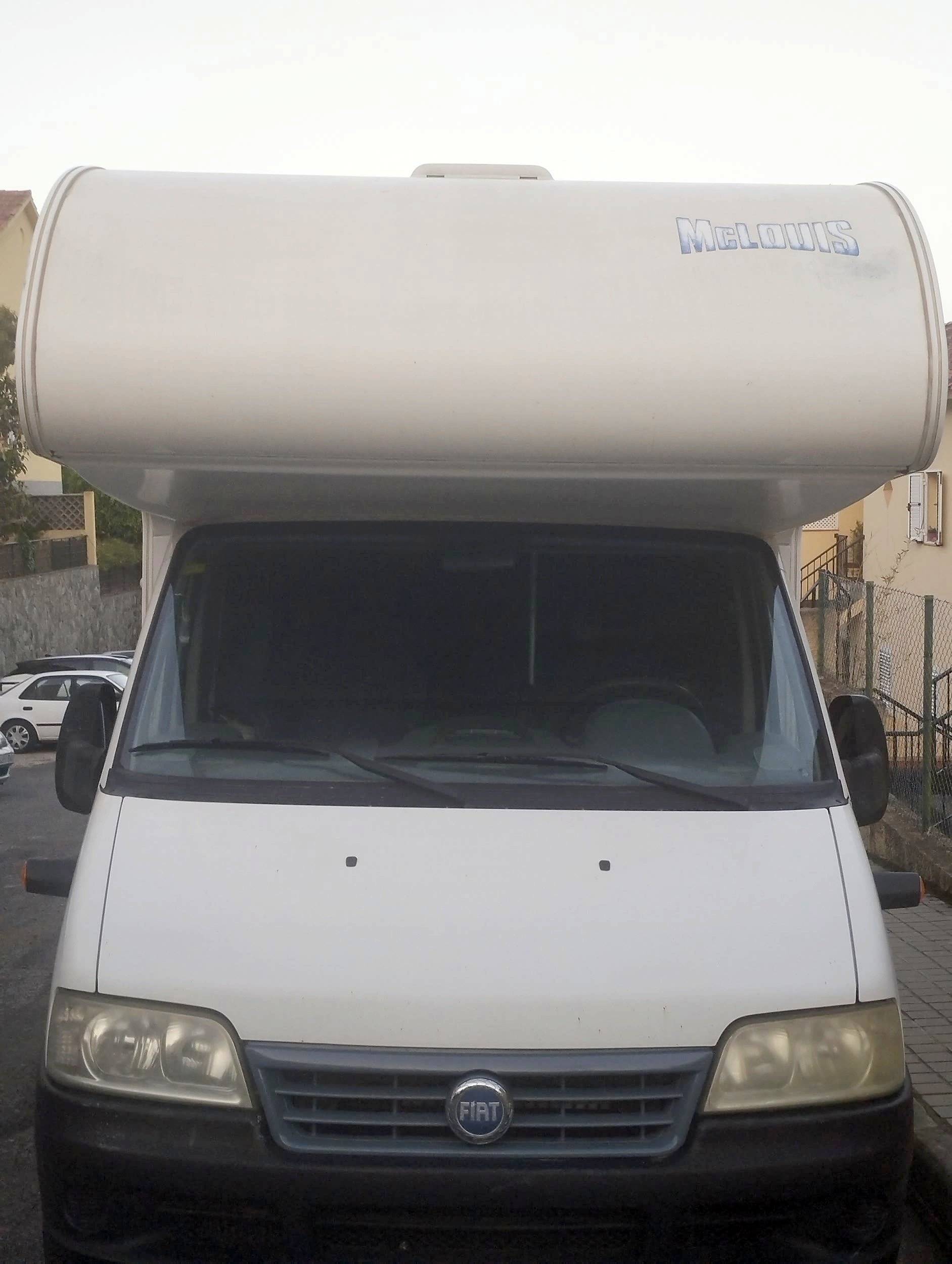 schräge Vorderansicht Fiat Ducato 2,8 JTD - Yescapa