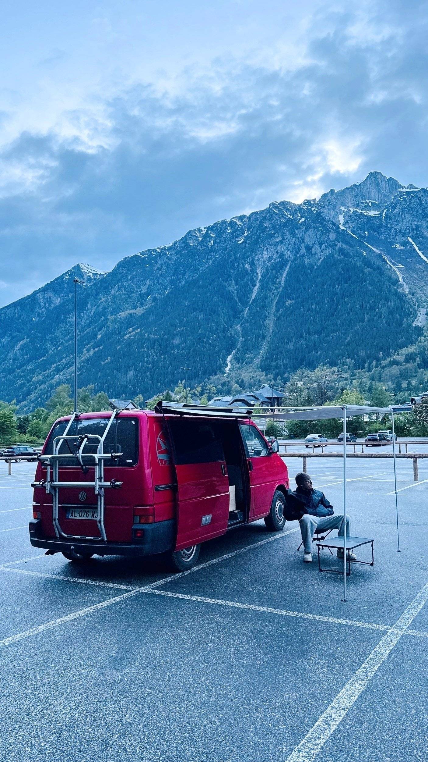 Vista del vehículo ángulo delantero Volkswagen Transporter T4 - Yescapa