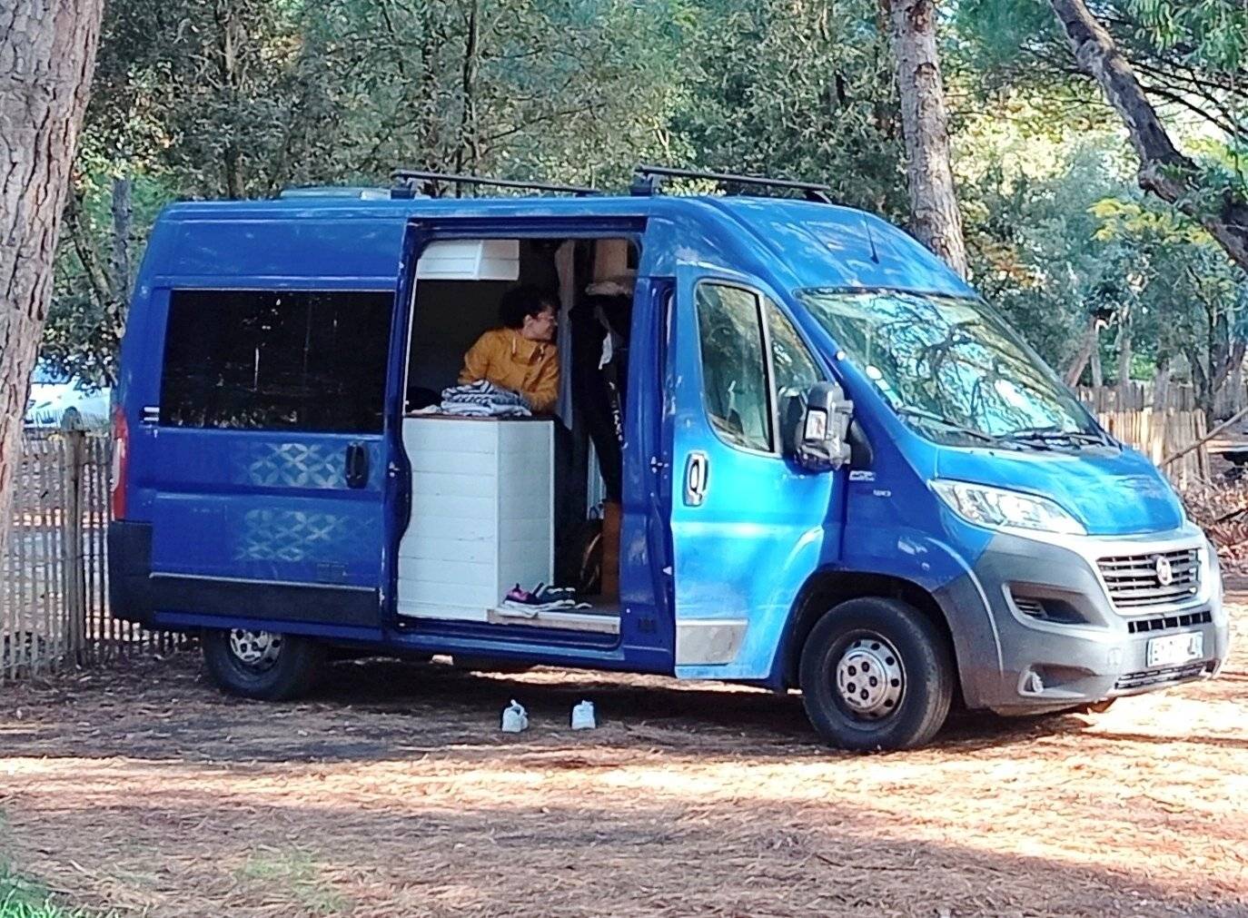 Vista de 3/4 Fiat 2,3 l 130 ch - Yescapa