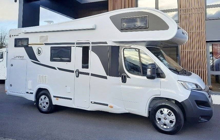 Vista del vehículo ángulo delantero Fiat Ducato 120 Multijet - Yescapa