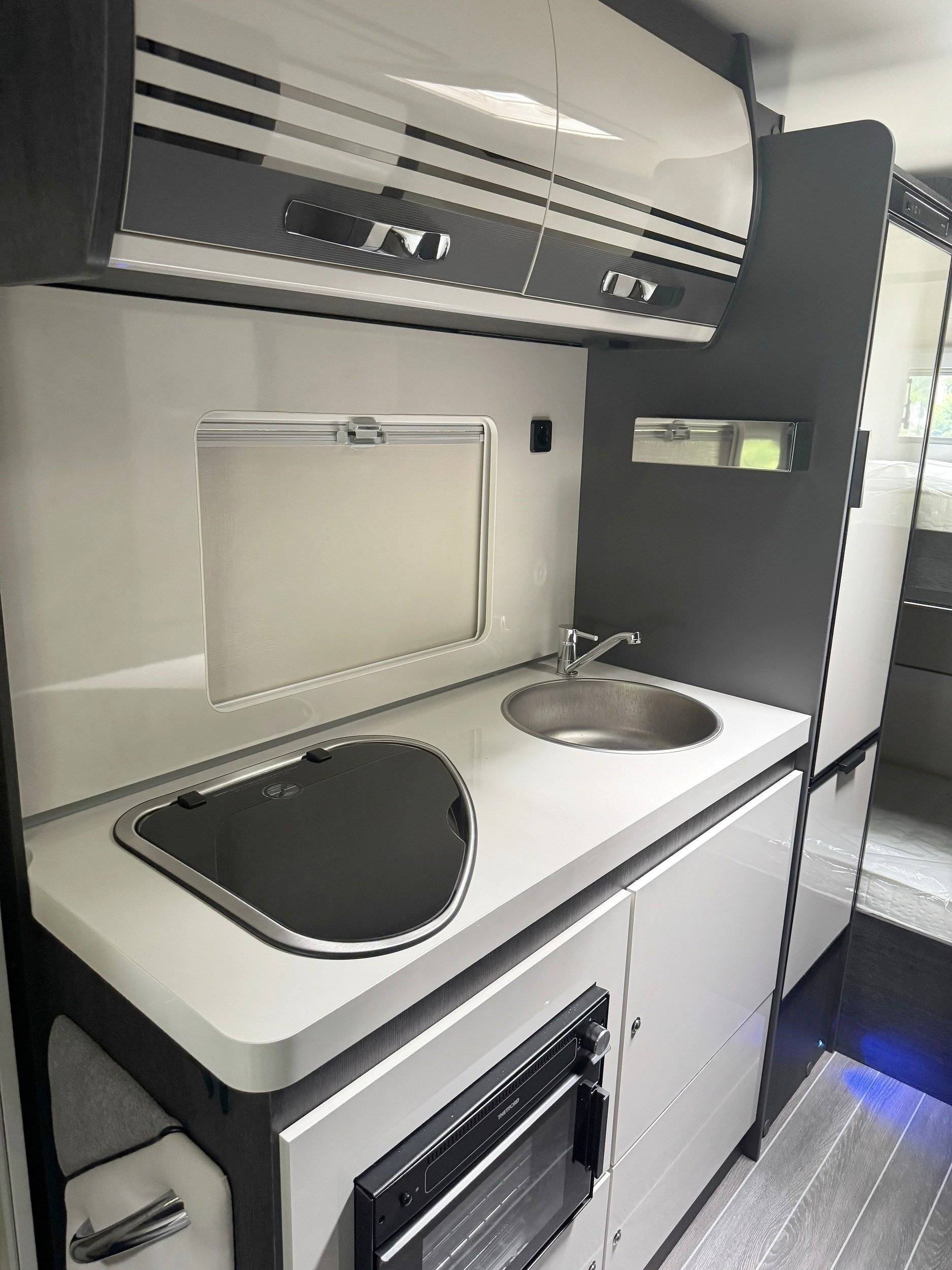 Select 277 Alkoven 7 Sitze Transit