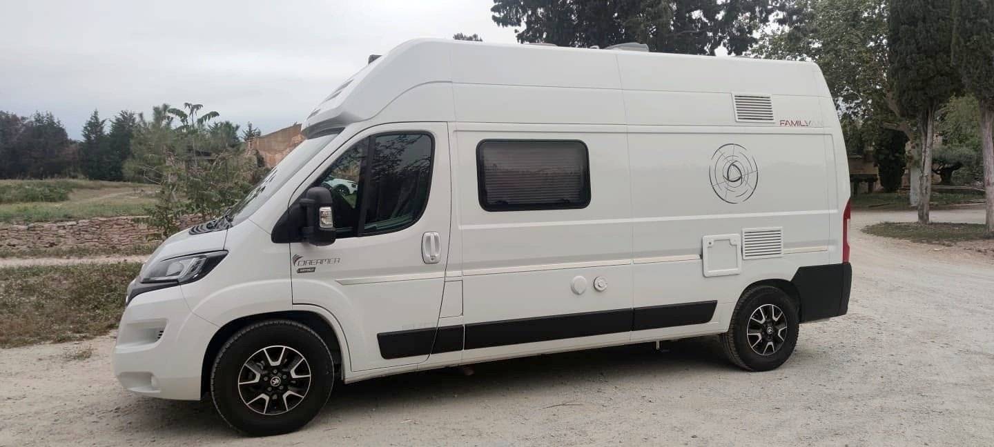 Dreamer Dreamer Family Van