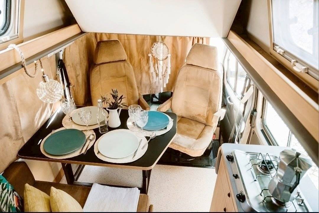 Dinette Ford - Yescapa