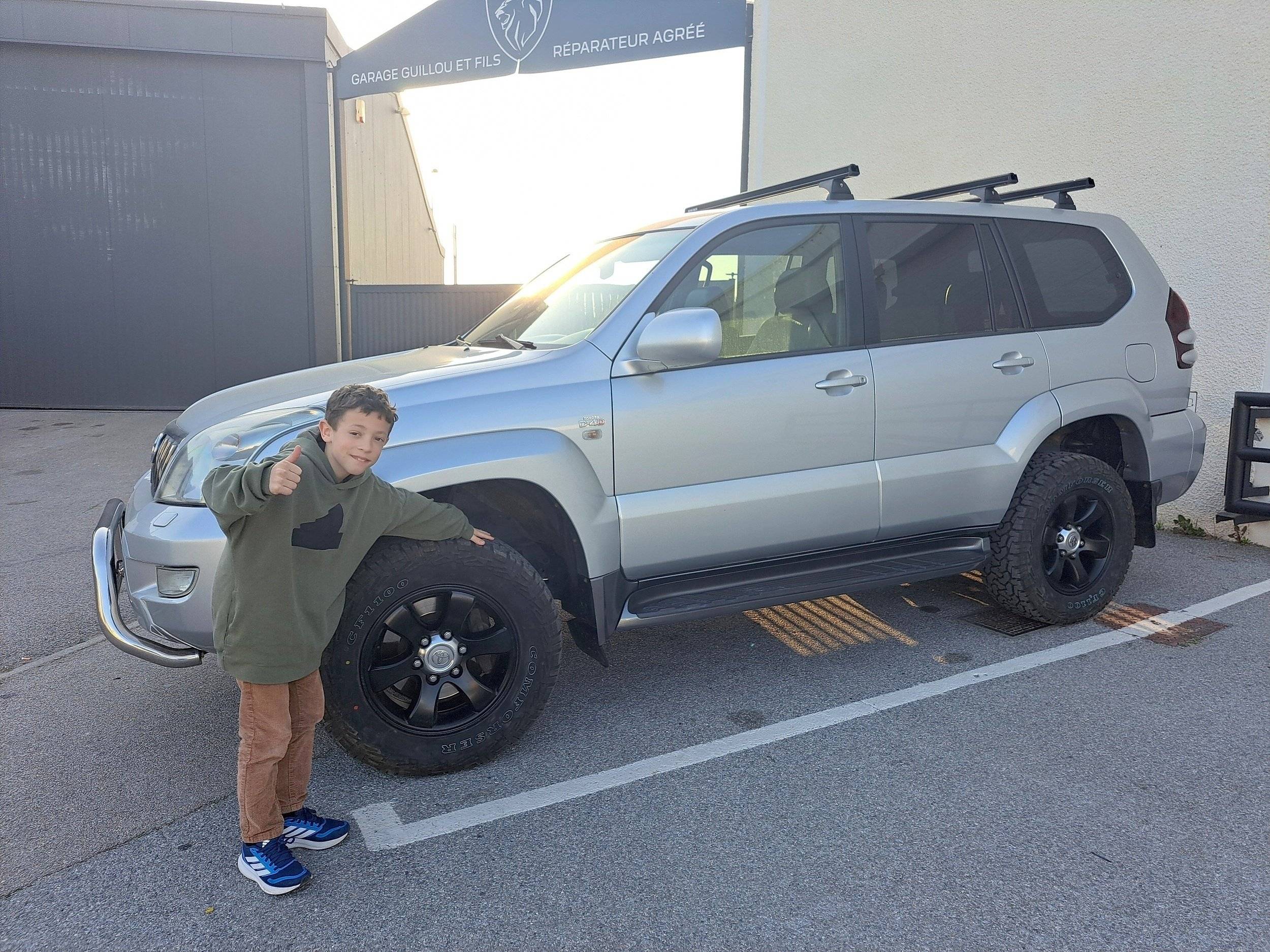 Menjador Toyota Land Cruiser - Yescapa