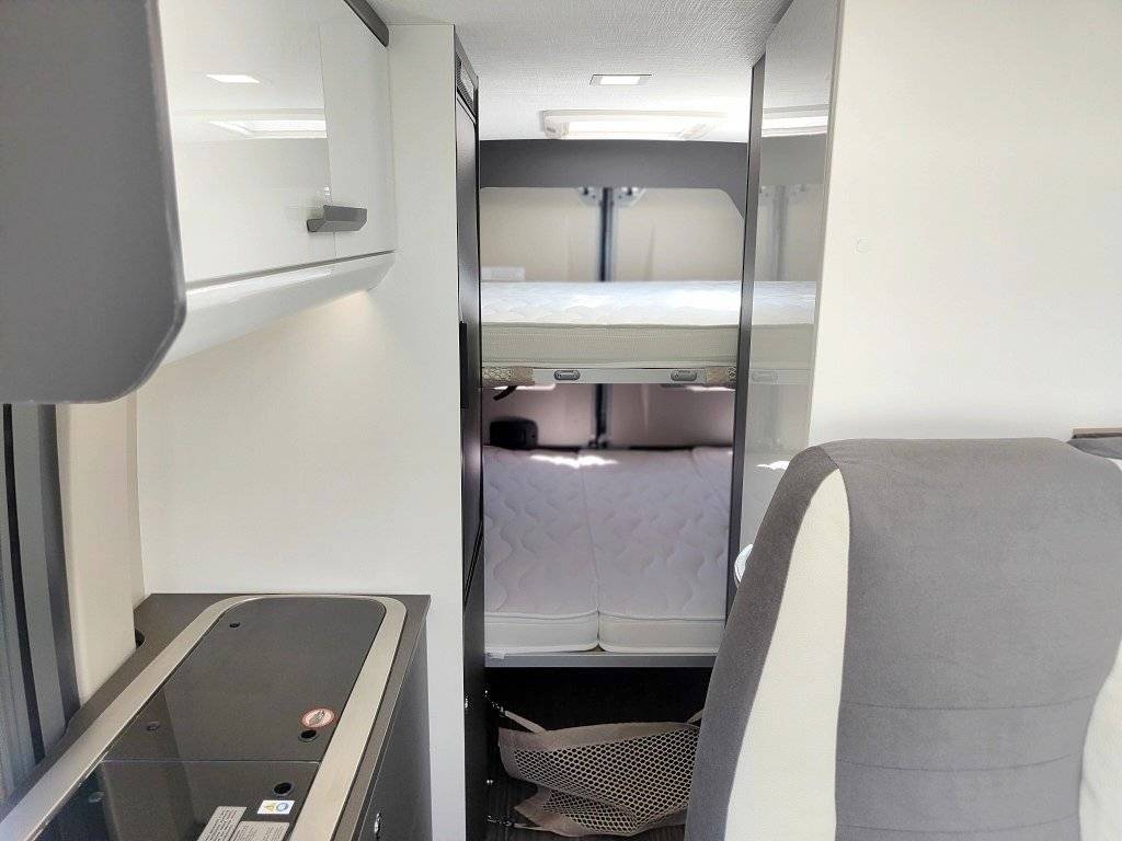 Mclouis MENFYS VAN 3 MAXI S-LINE (2)