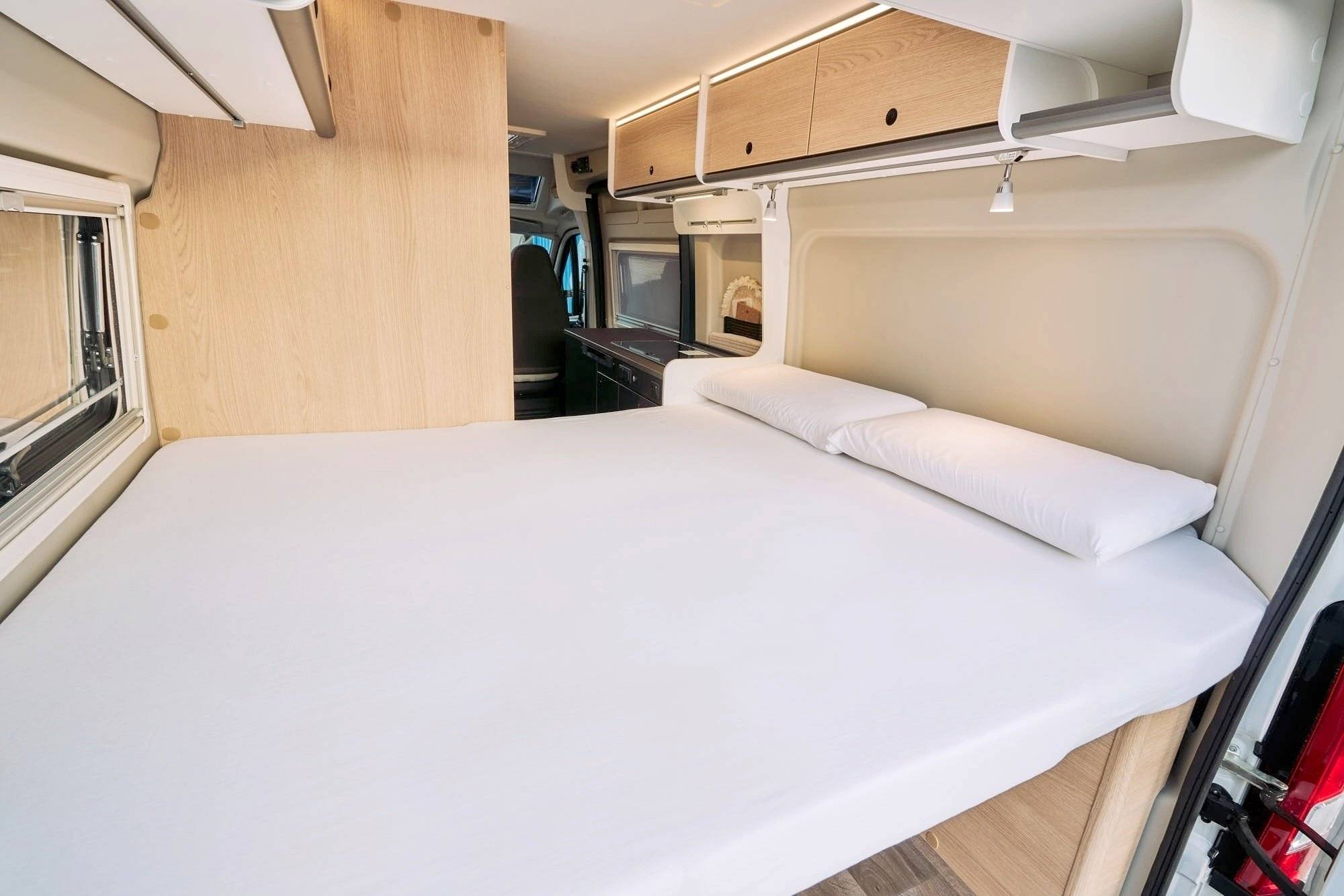 Sunlight Cliff 600 X