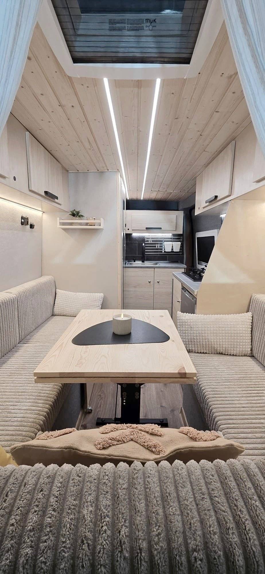 Plazas en cama Peugeot Boxer 3,0 HDI 160 ch - Yescapa