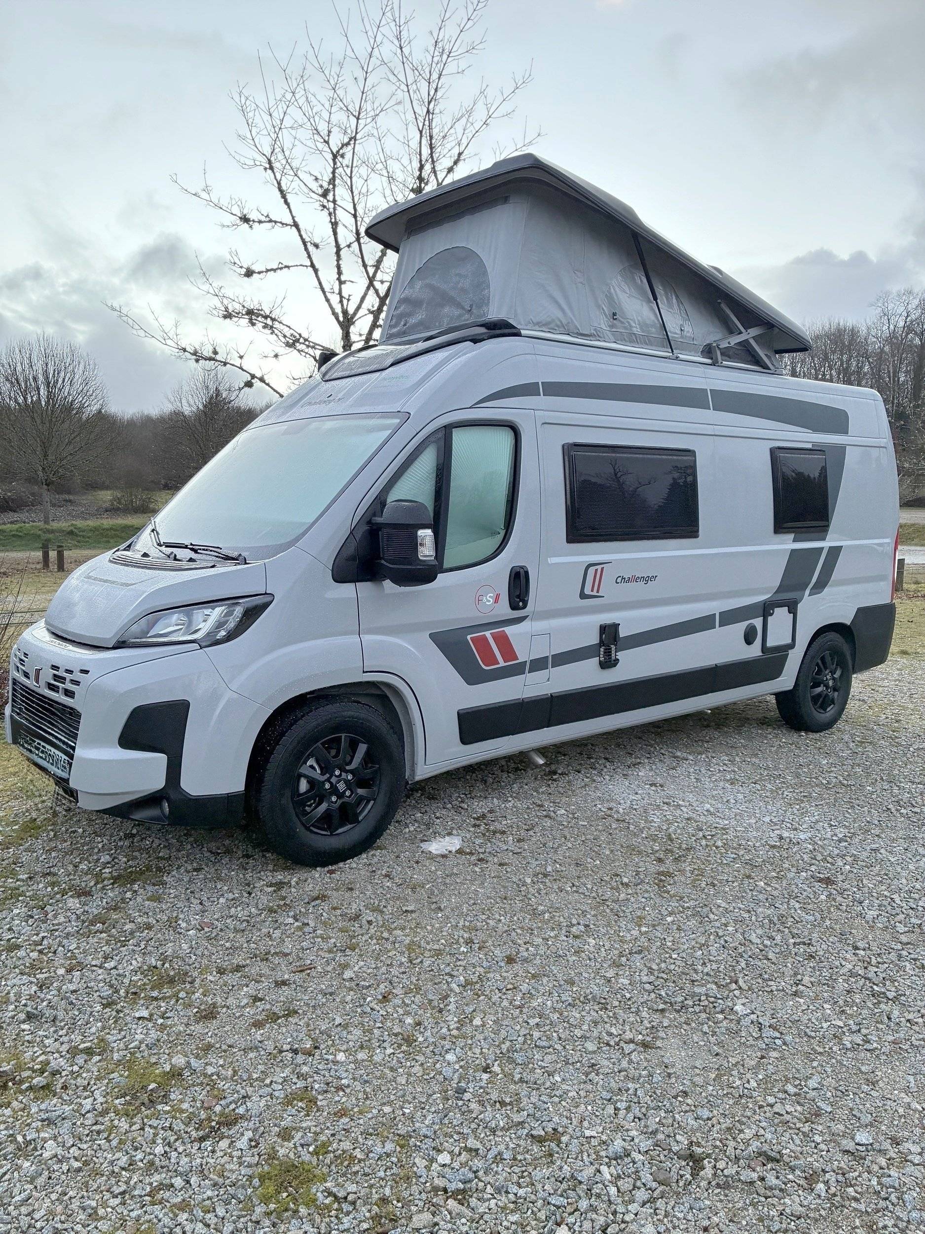 schräge Vorderansicht Fiat Ducato - Yescapa
