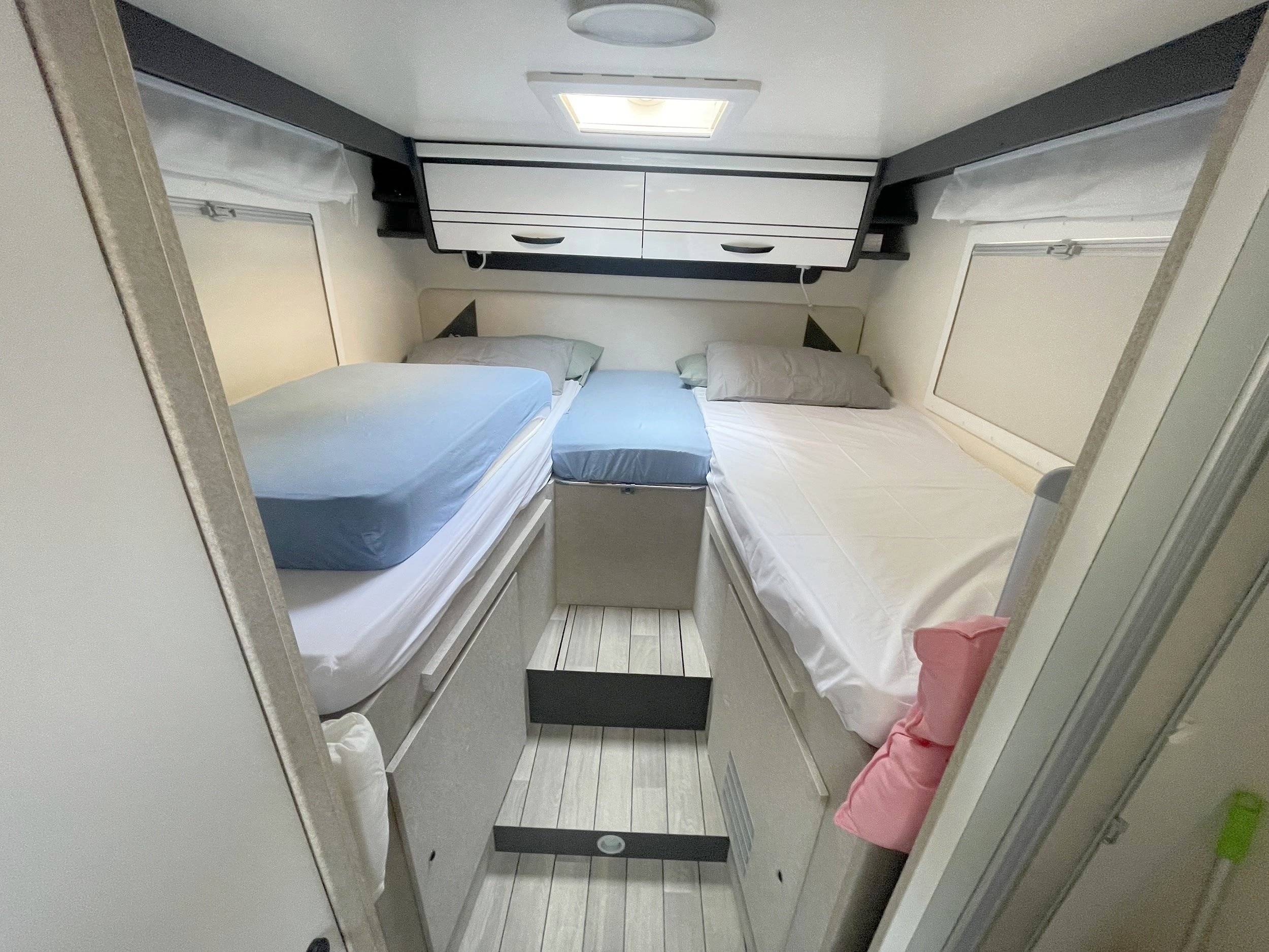 Berth Fiat Ducato 2,3 Multijet 140PS - Yescapa