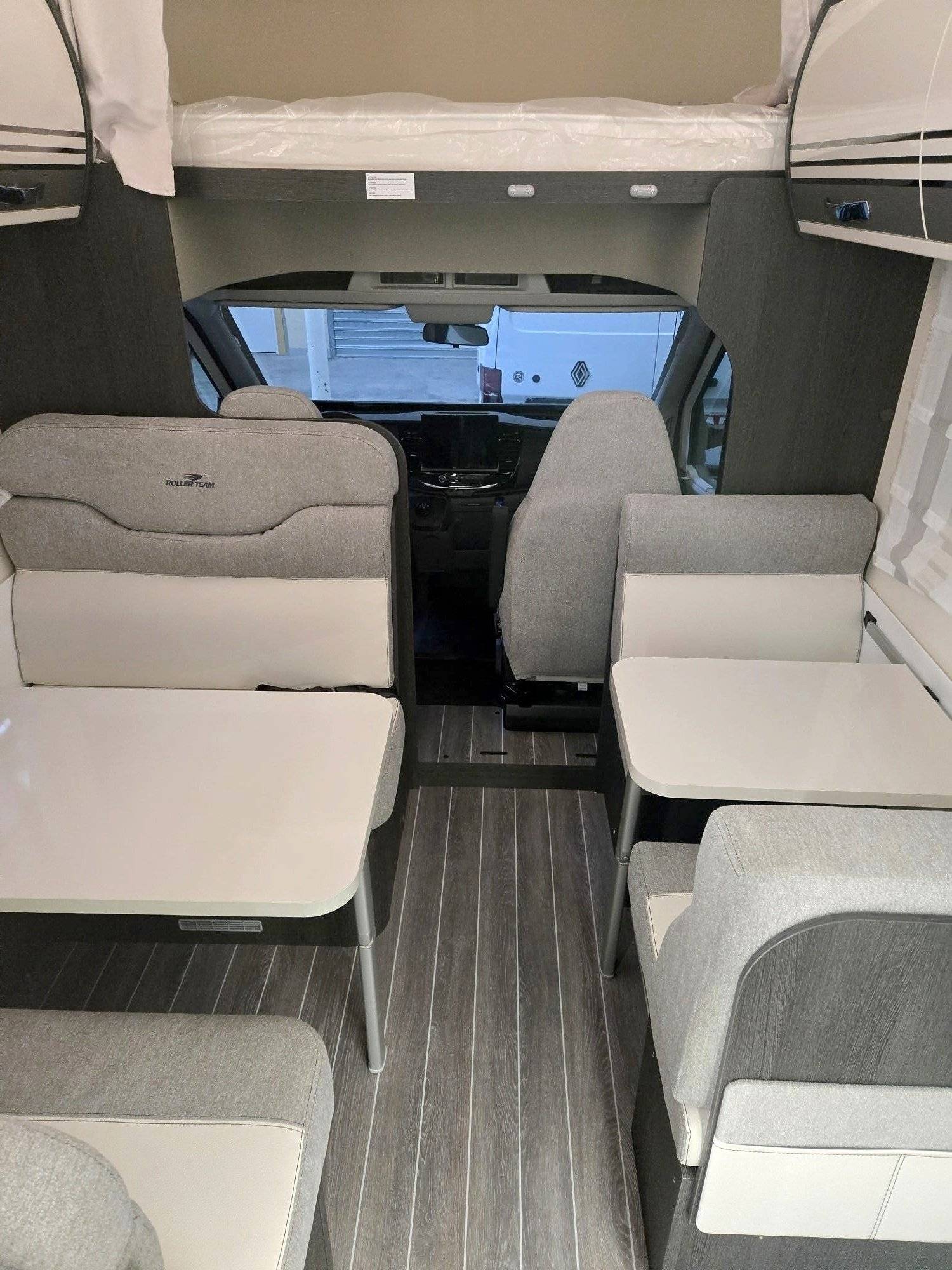 Eethoek Ford Transit 165 cv BVA 8 - Yescapa