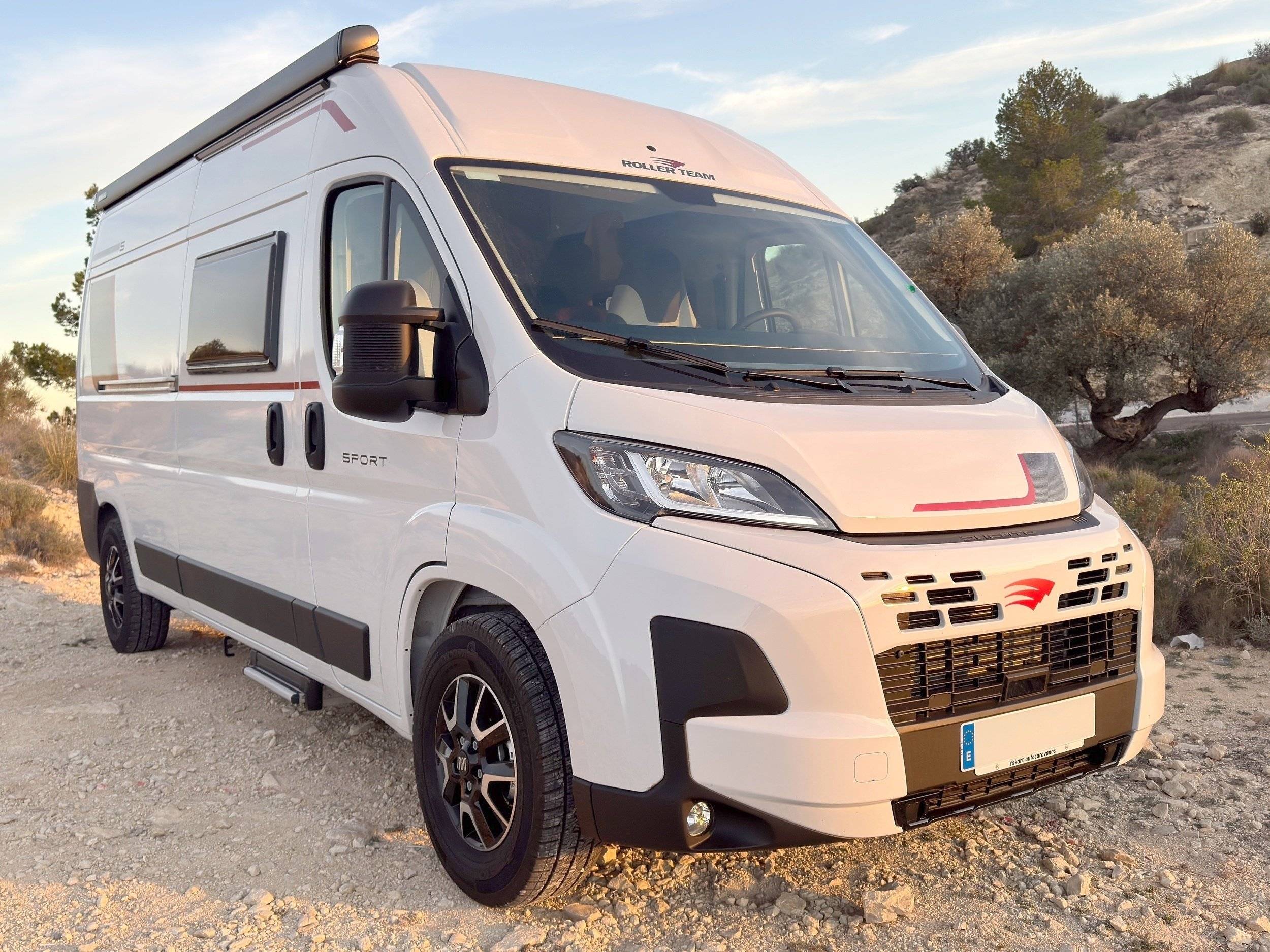 Vista frontale a ¾ Fiat Fiat Ducato - Yescapa