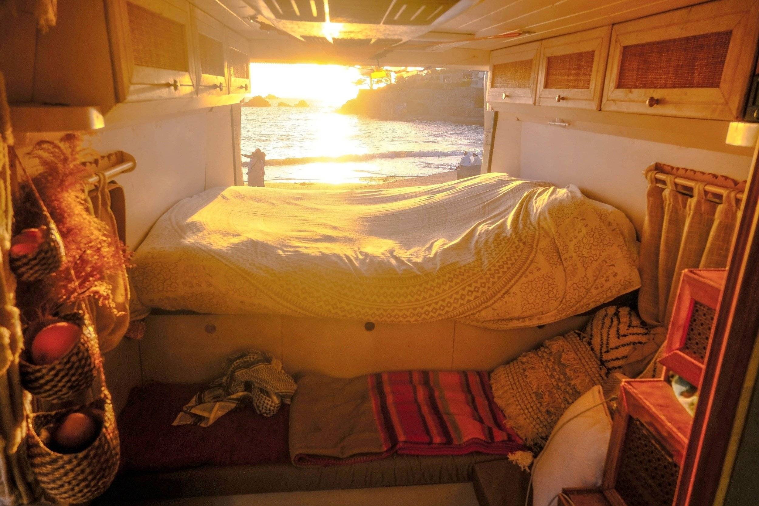 Partez à l'aventure avec notre van 100% autonome 