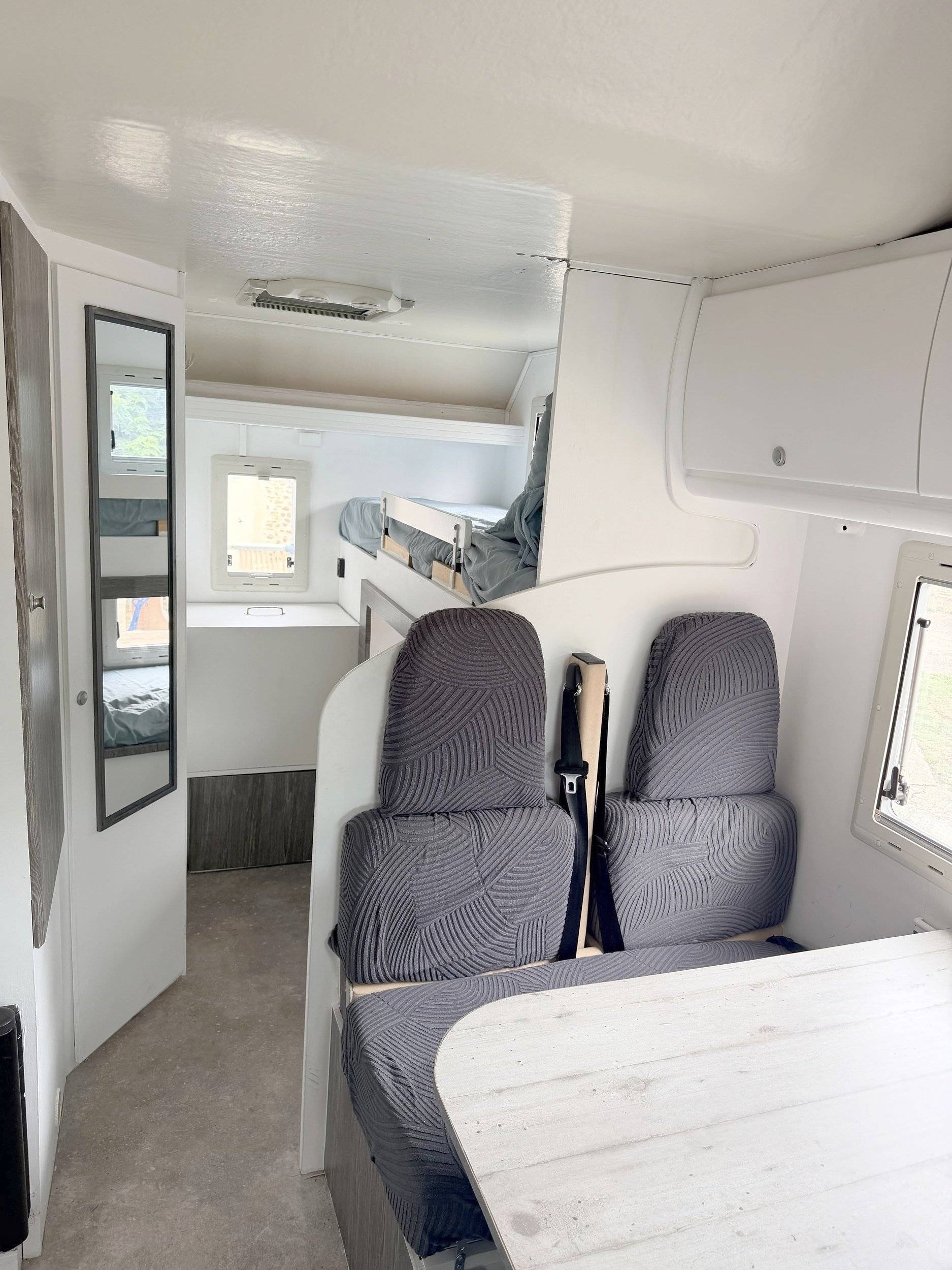 Dinette Citroën Jumper 2,8 HDI - Yescapa