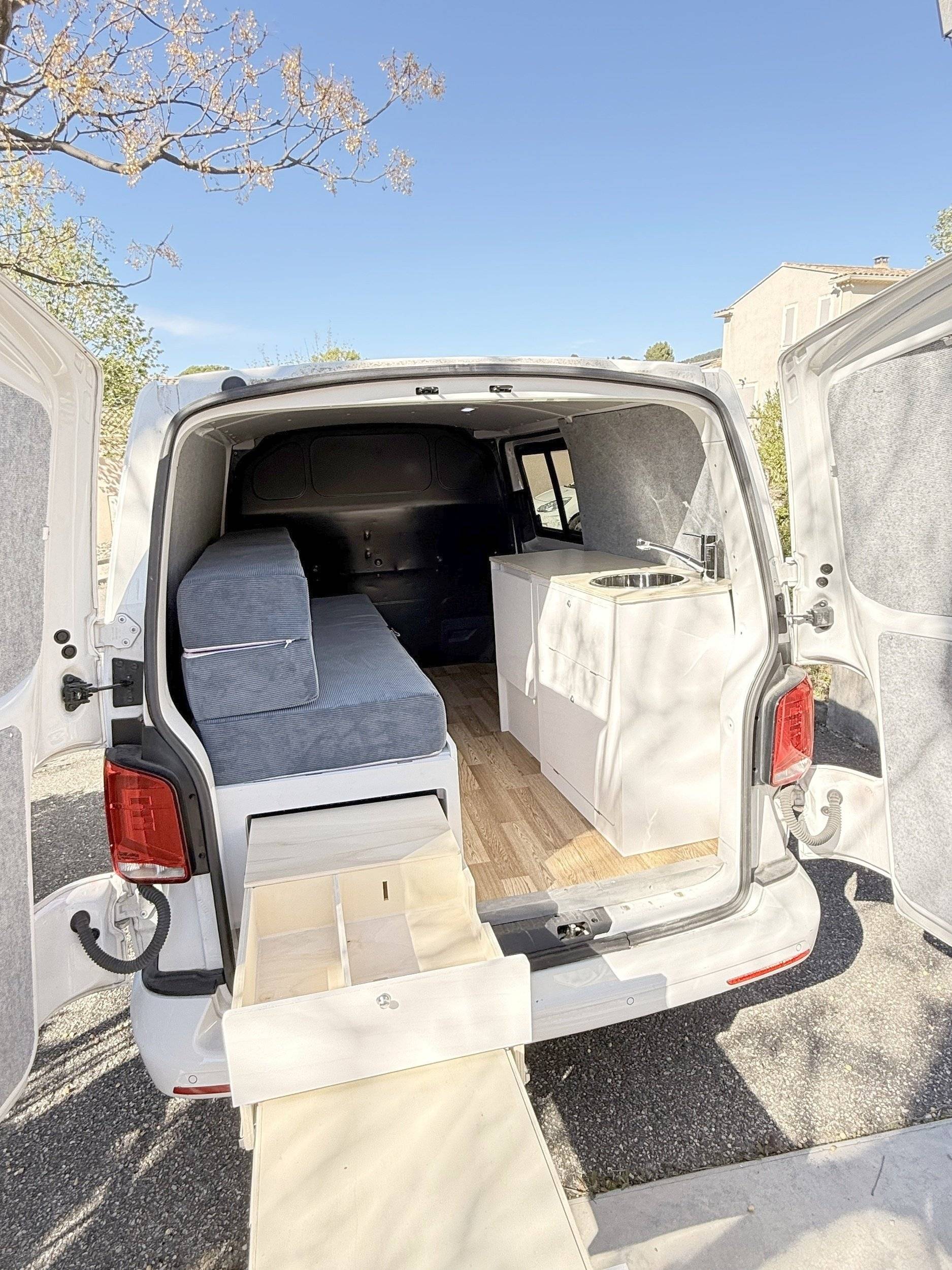 Van Mania van